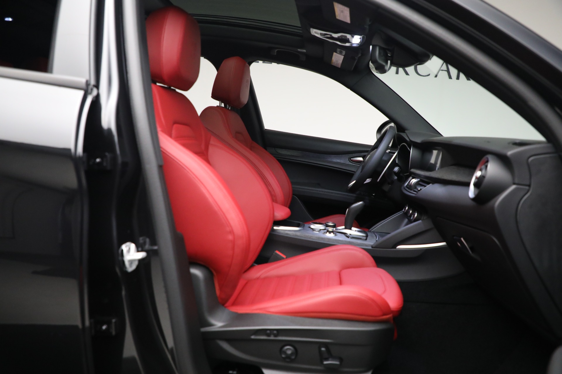 New 2023 Alfa Romeo Stelvio Sprint | St. Petersburg, FL