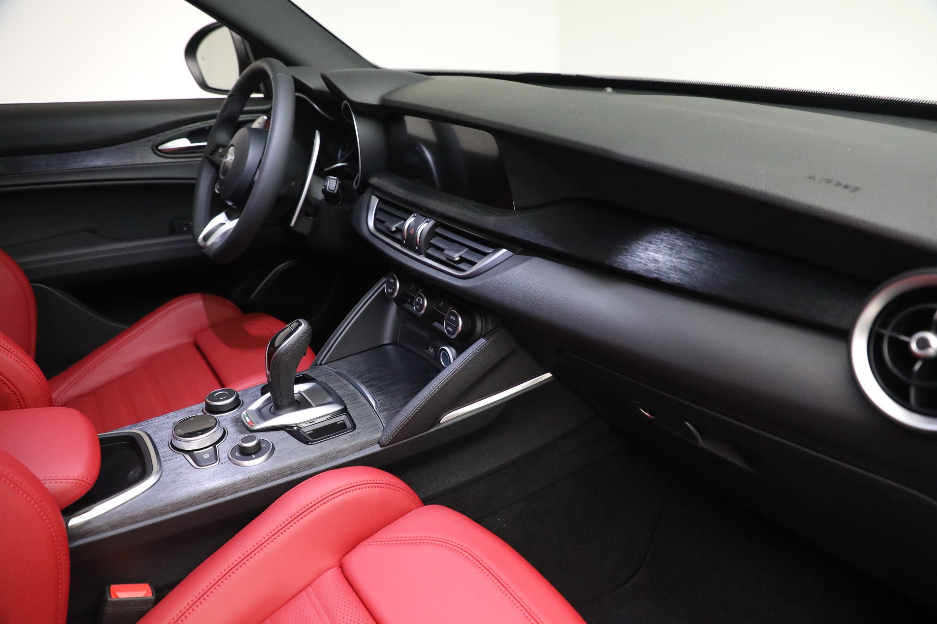 New 2023 Alfa Romeo Stelvio Sprint | St. Petersburg, FL