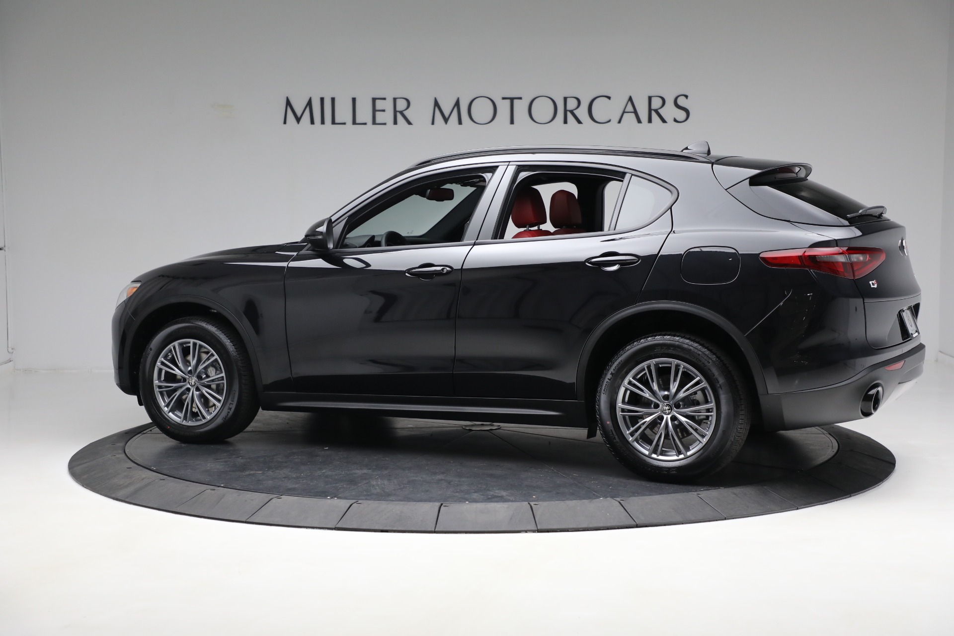 New 2023 Alfa Romeo Stelvio Sprint | St. Petersburg, FL