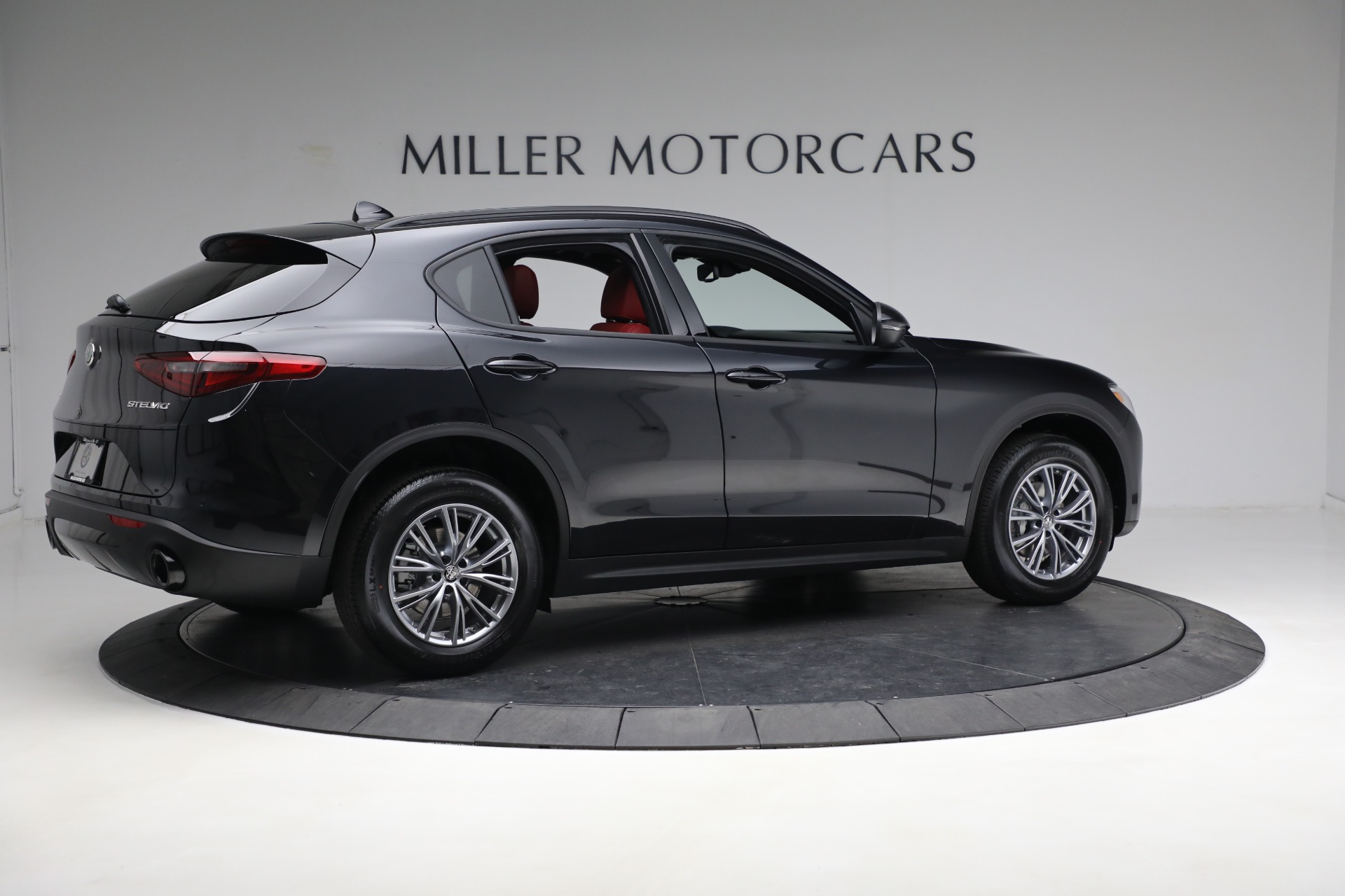 New 2023 Alfa Romeo Stelvio Sprint | St. Petersburg, FL