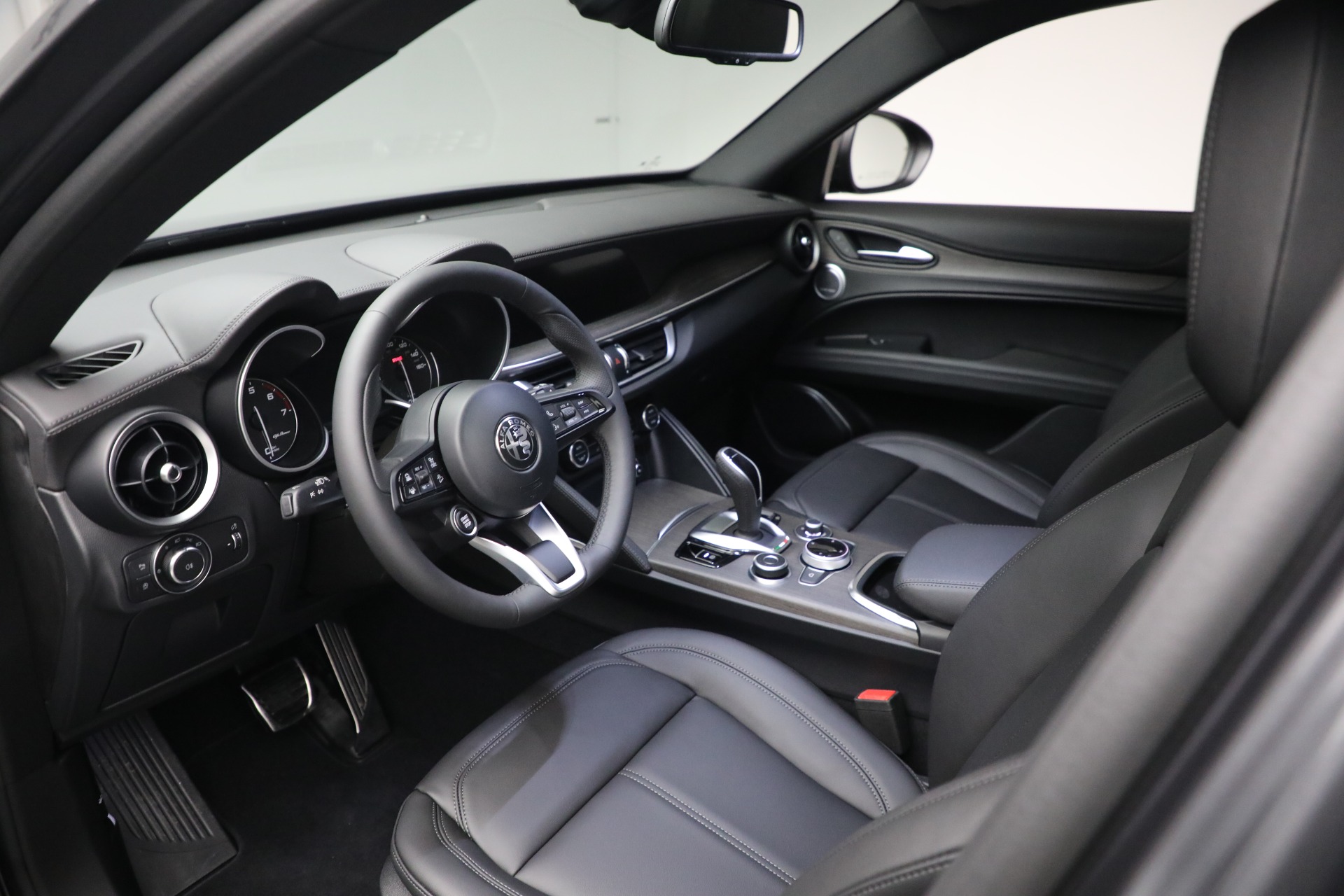 New 2023 Alfa Romeo Stelvio Ti | St. Petersburg, FL
