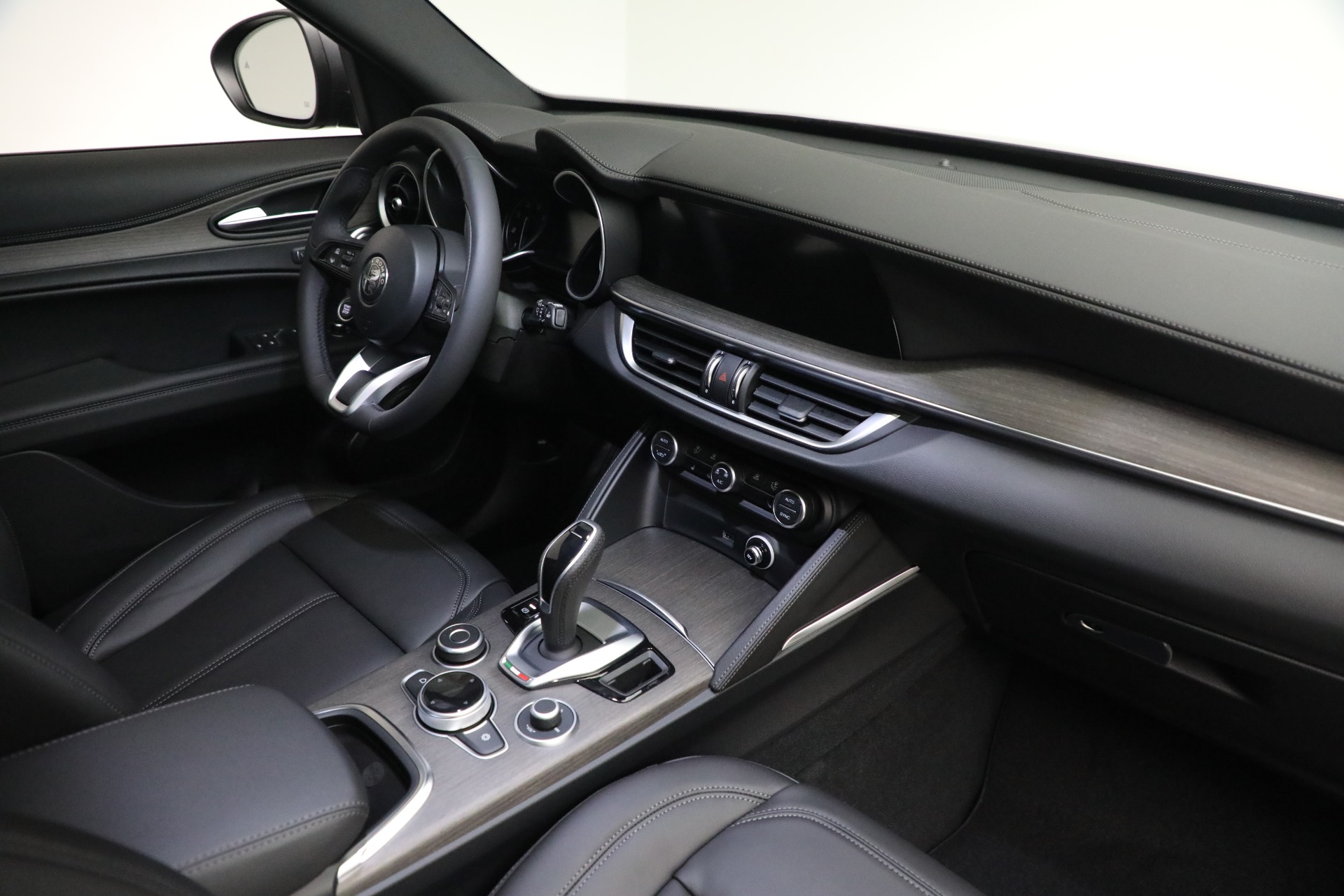 New 2023 Alfa Romeo Stelvio Ti | St. Petersburg, FL