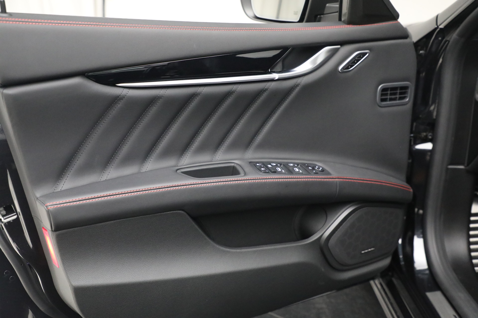 New 2023 Maserati Ghibli Modena Q4 | St. Petersburg, FL