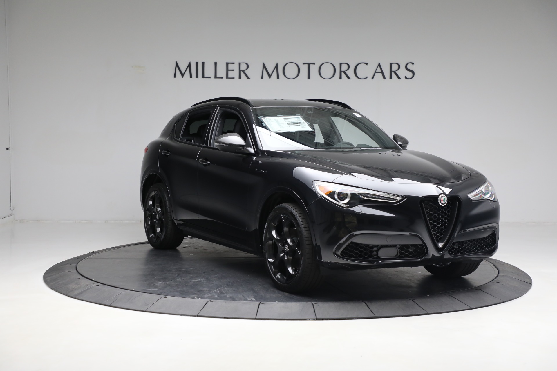 New 2023 Alfa Romeo Stelvio Estrema | St. Petersburg, FL