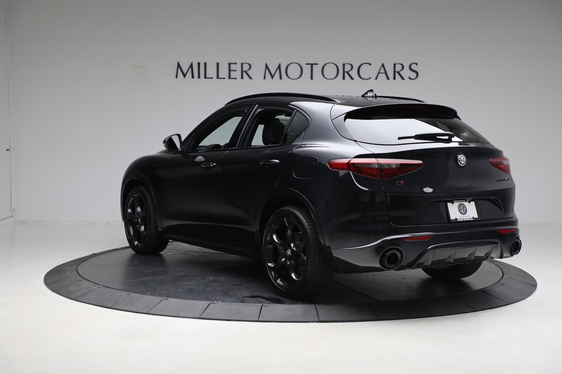 New 2023 Alfa Romeo Stelvio Estrema | St. Petersburg, FL