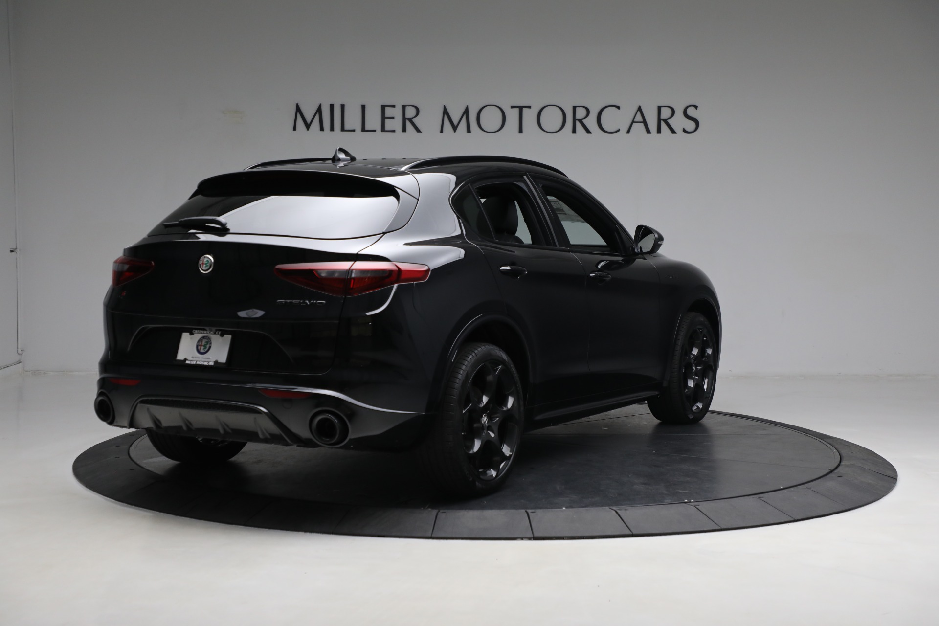 New 2023 Alfa Romeo Stelvio Estrema | St. Petersburg, FL