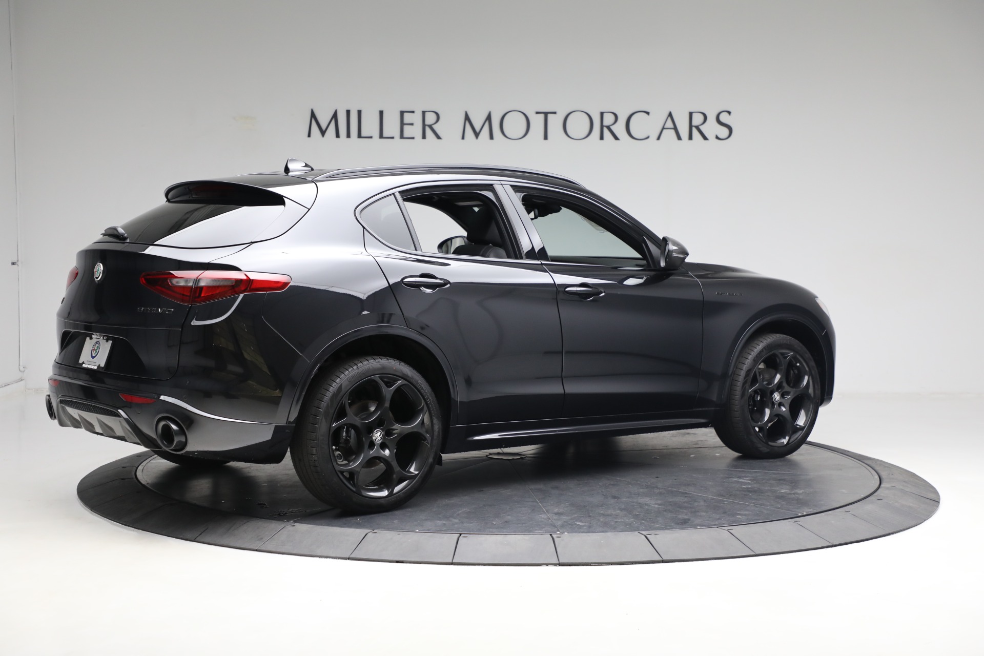 New 2023 Alfa Romeo Stelvio Estrema | St. Petersburg, FL