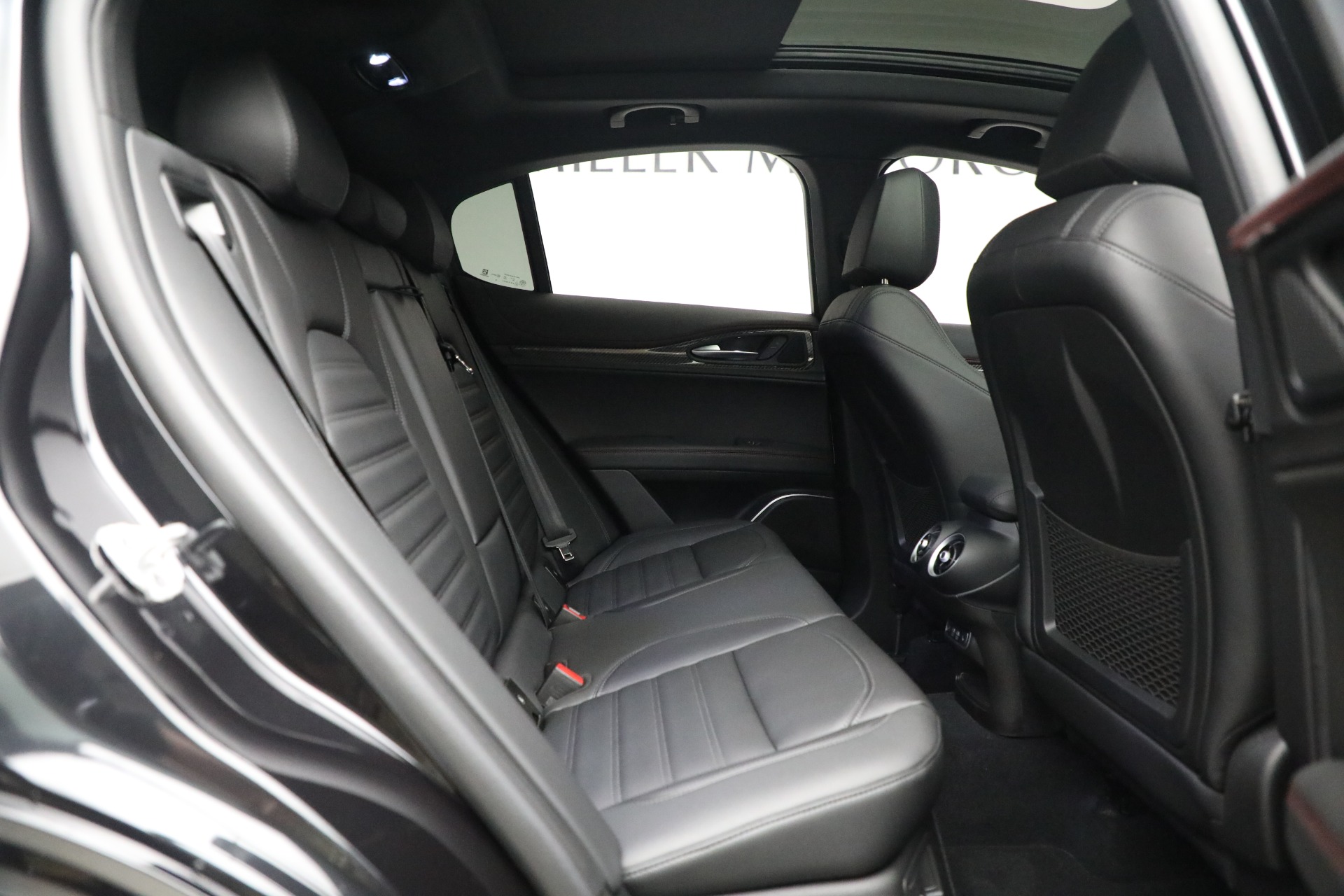 New 2023 Alfa Romeo Stelvio Estrema | St. Petersburg, FL