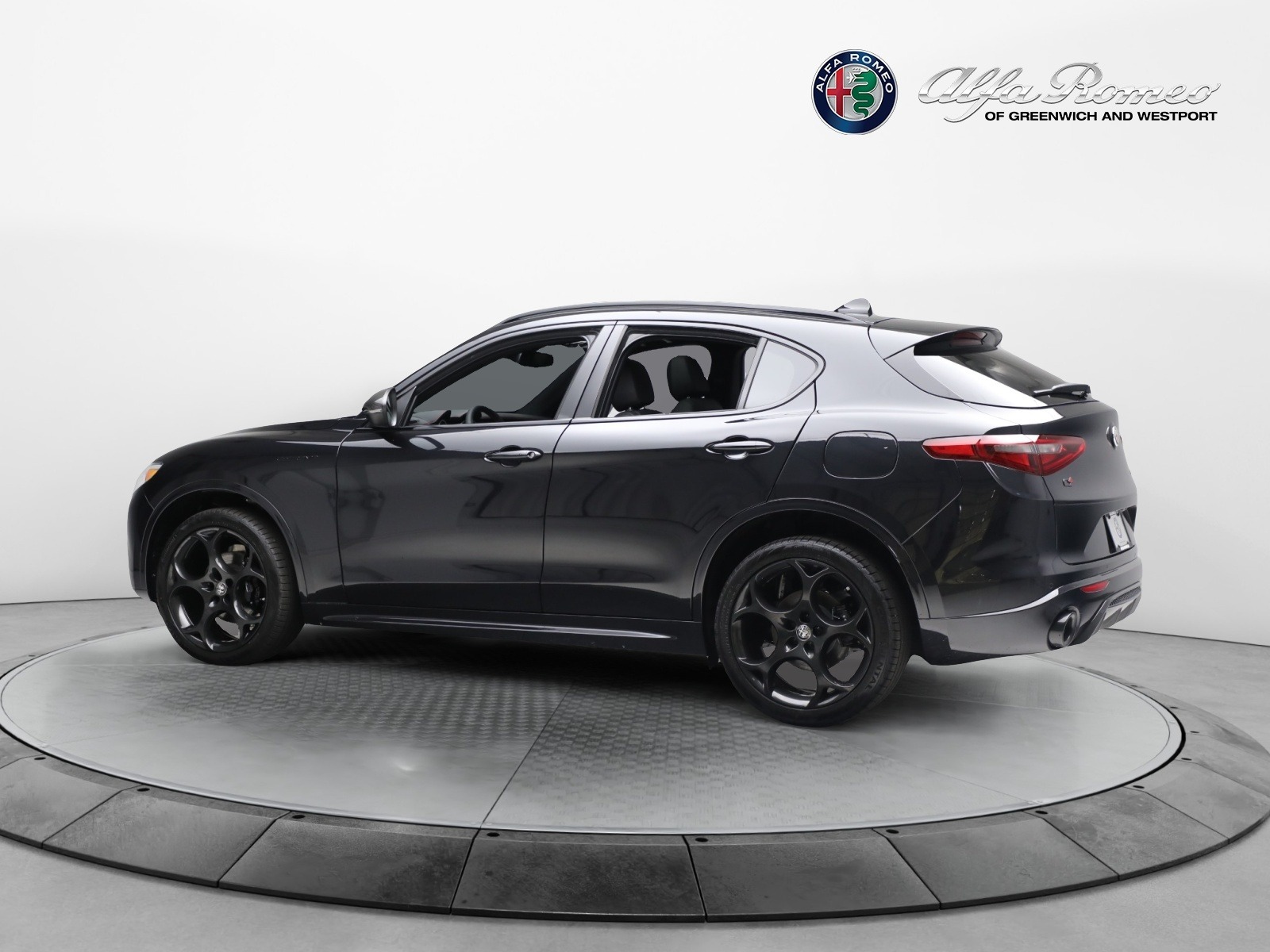 New 2023 Alfa Romeo Stelvio Estrema | St. Petersburg, FL