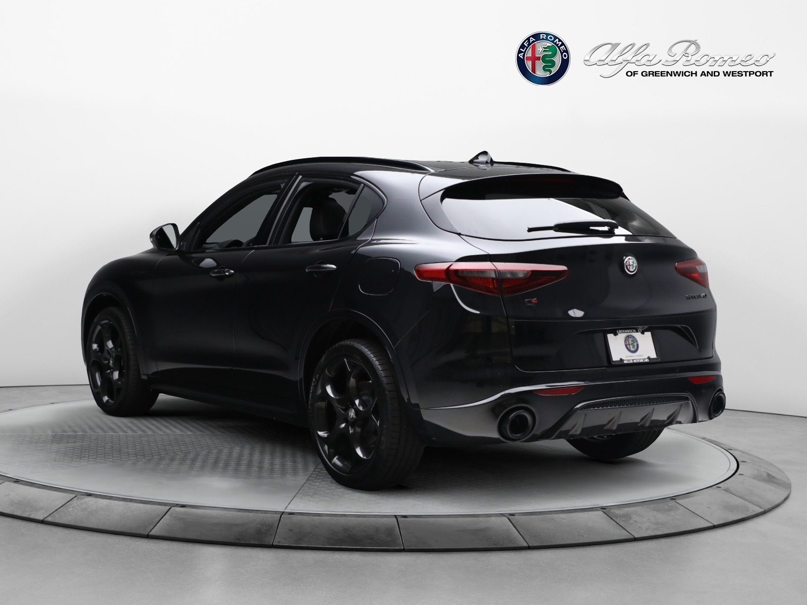 New 2023 Alfa Romeo Stelvio Estrema | St. Petersburg, FL