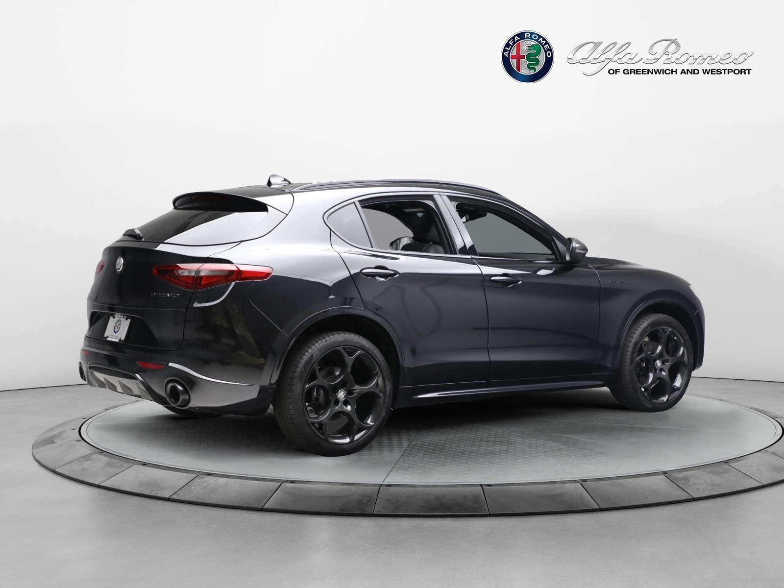New 2023 Alfa Romeo Stelvio Estrema | St. Petersburg, FL
