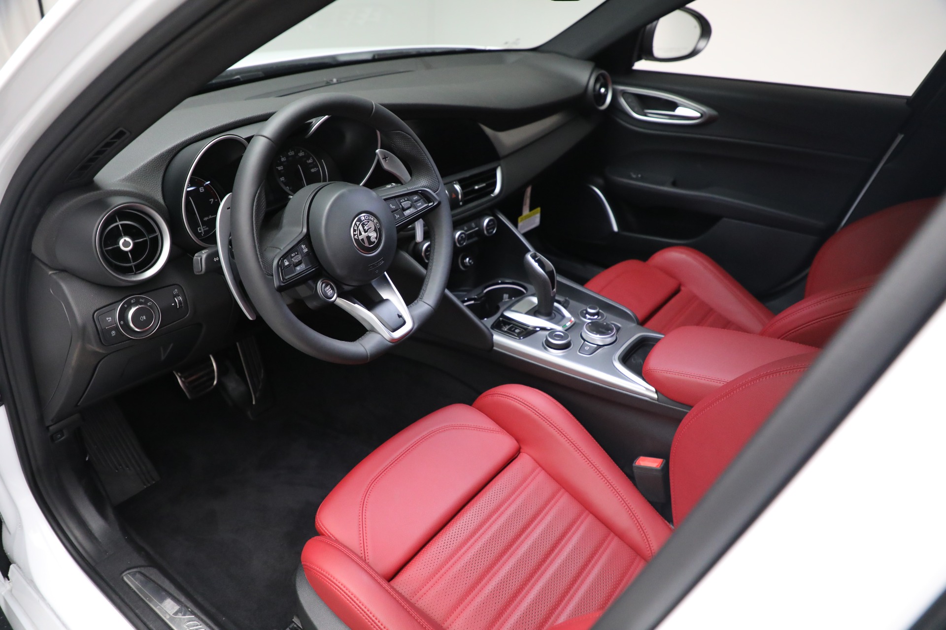 New 2023 Alfa Romeo Giulia Veloce | St. Petersburg, FL