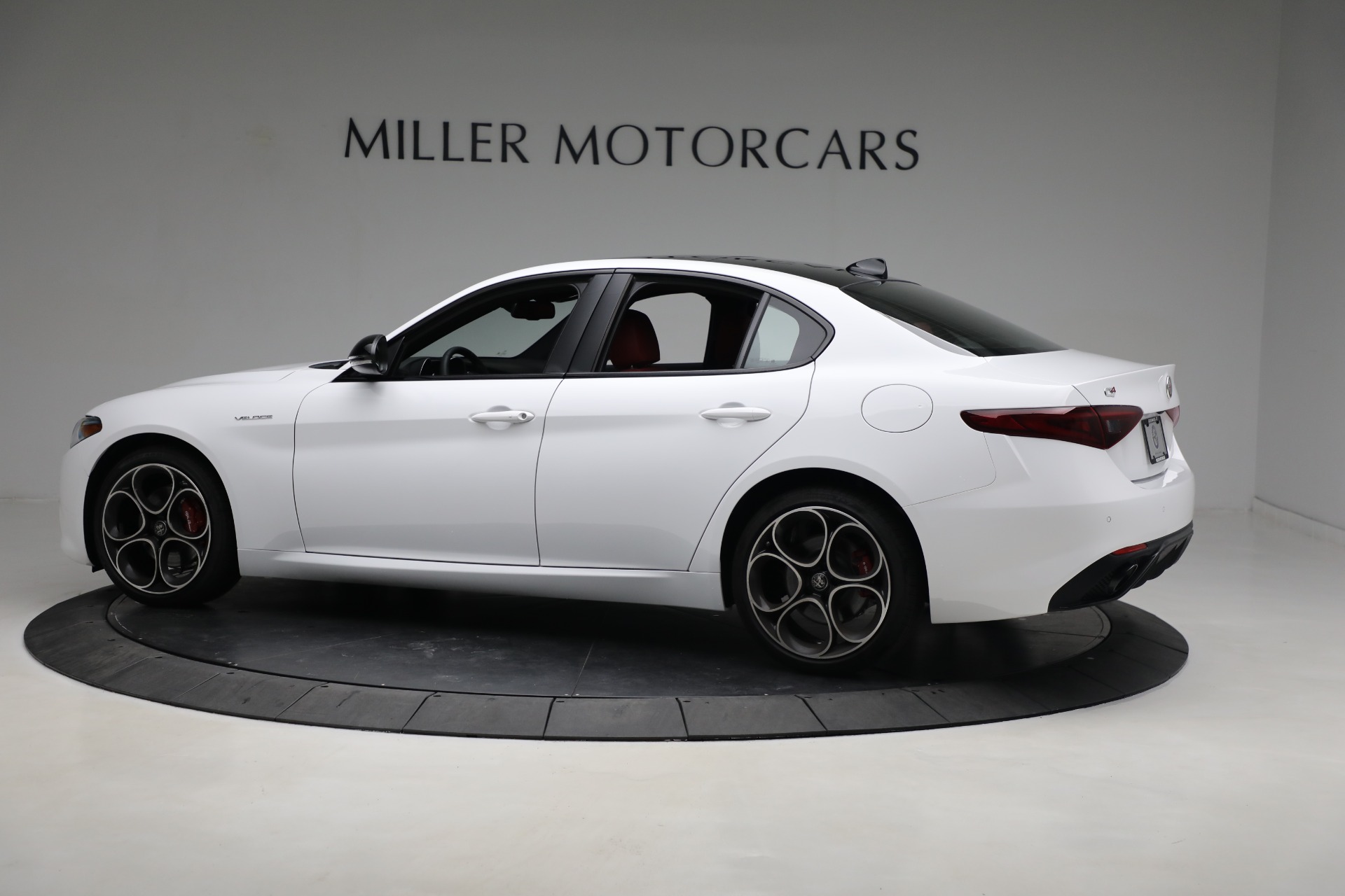 New 2023 Alfa Romeo Giulia Veloce | St. Petersburg, FL