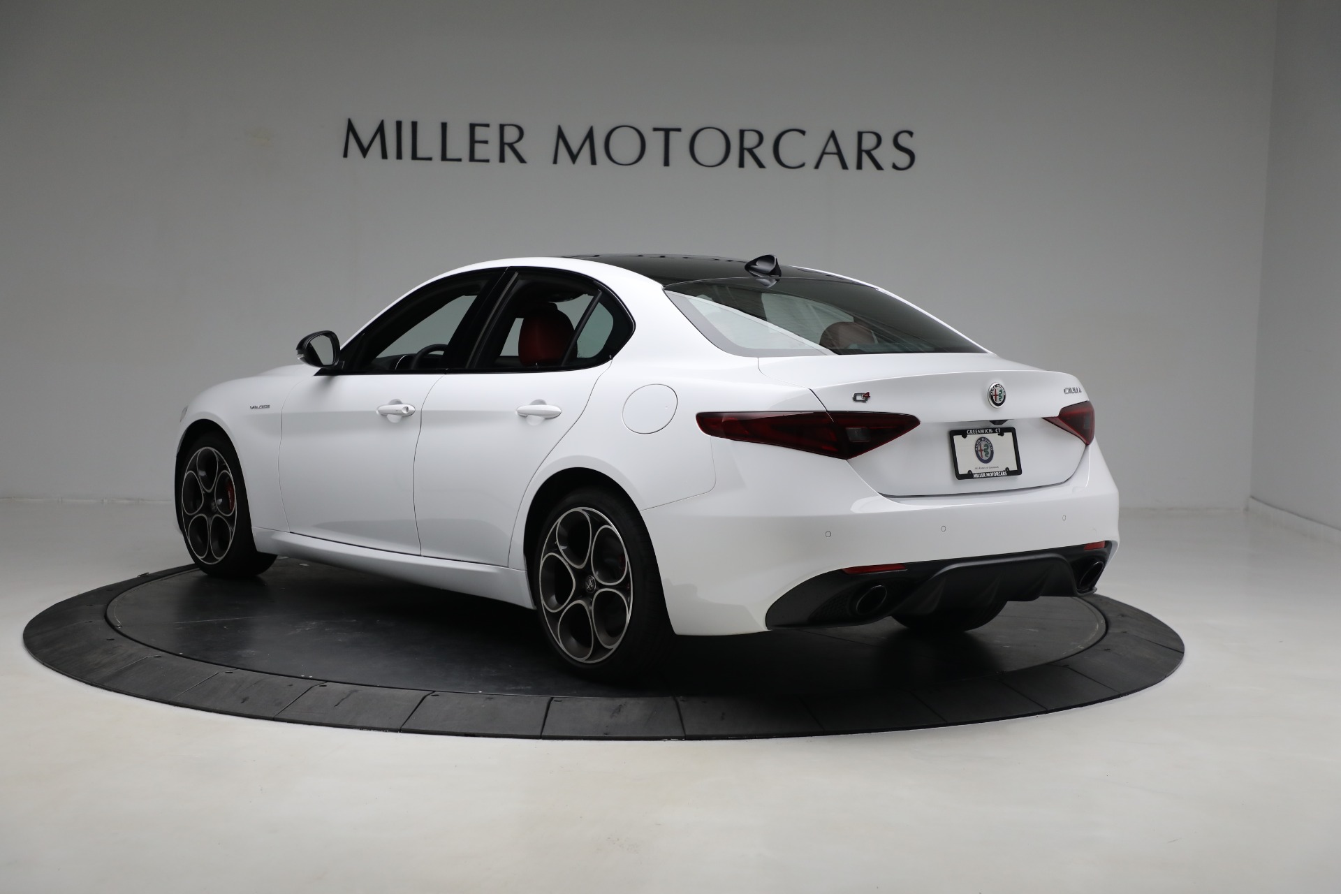 New 2023 Alfa Romeo Giulia Veloce | St. Petersburg, FL