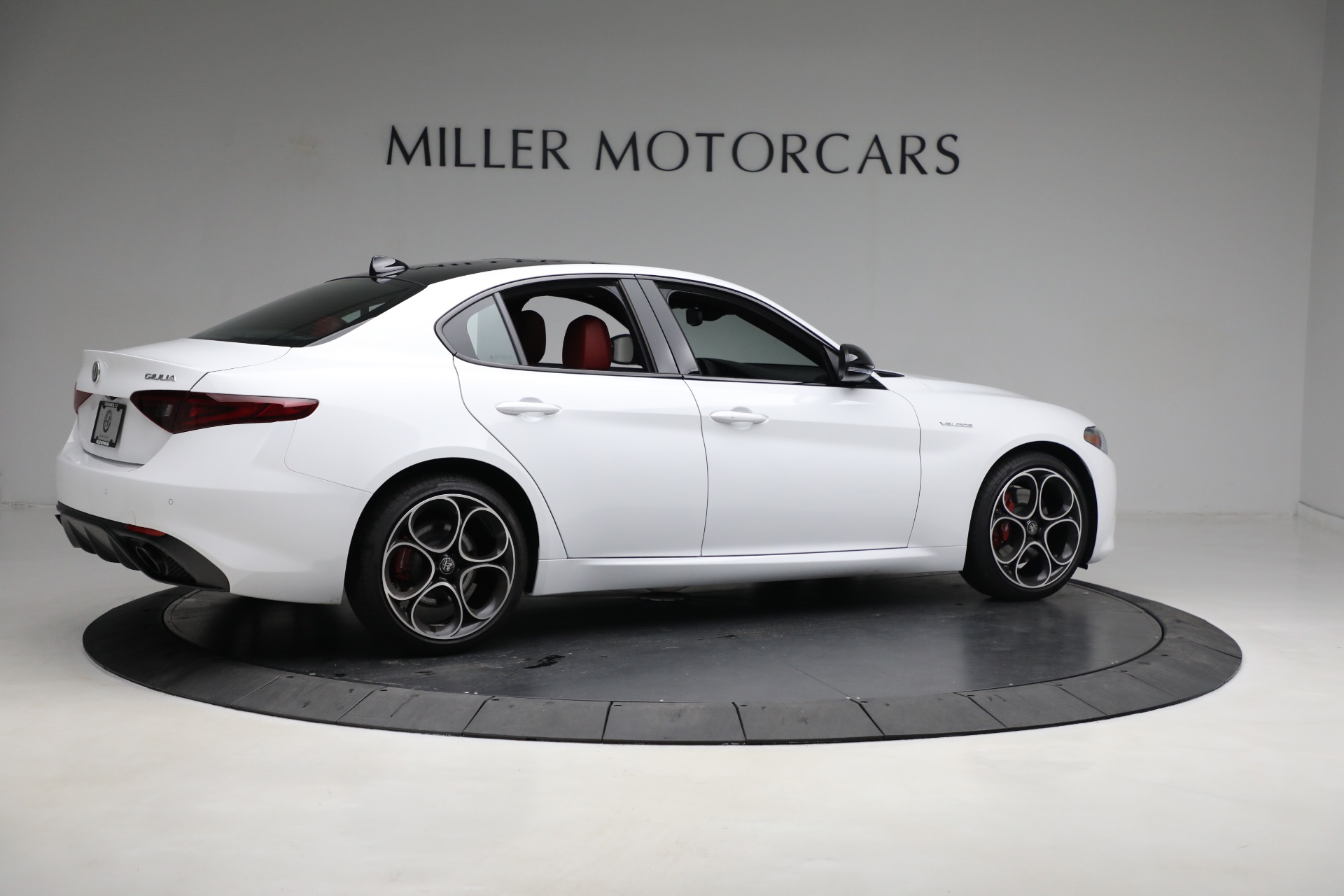 New 2023 Alfa Romeo Giulia Veloce | St. Petersburg, FL