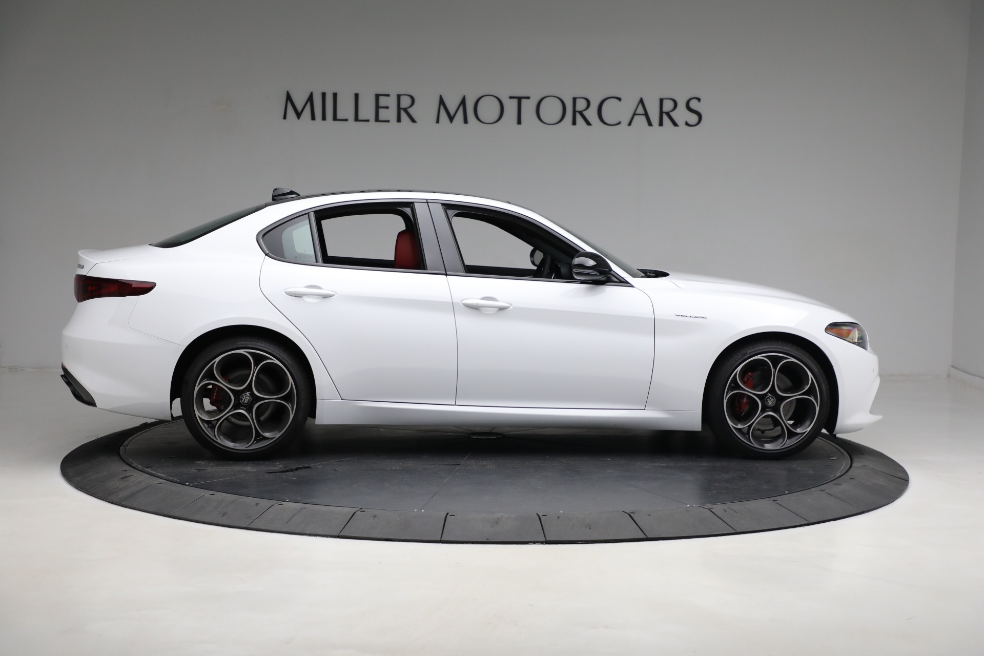 New 2023 Alfa Romeo Giulia Veloce | St. Petersburg, FL