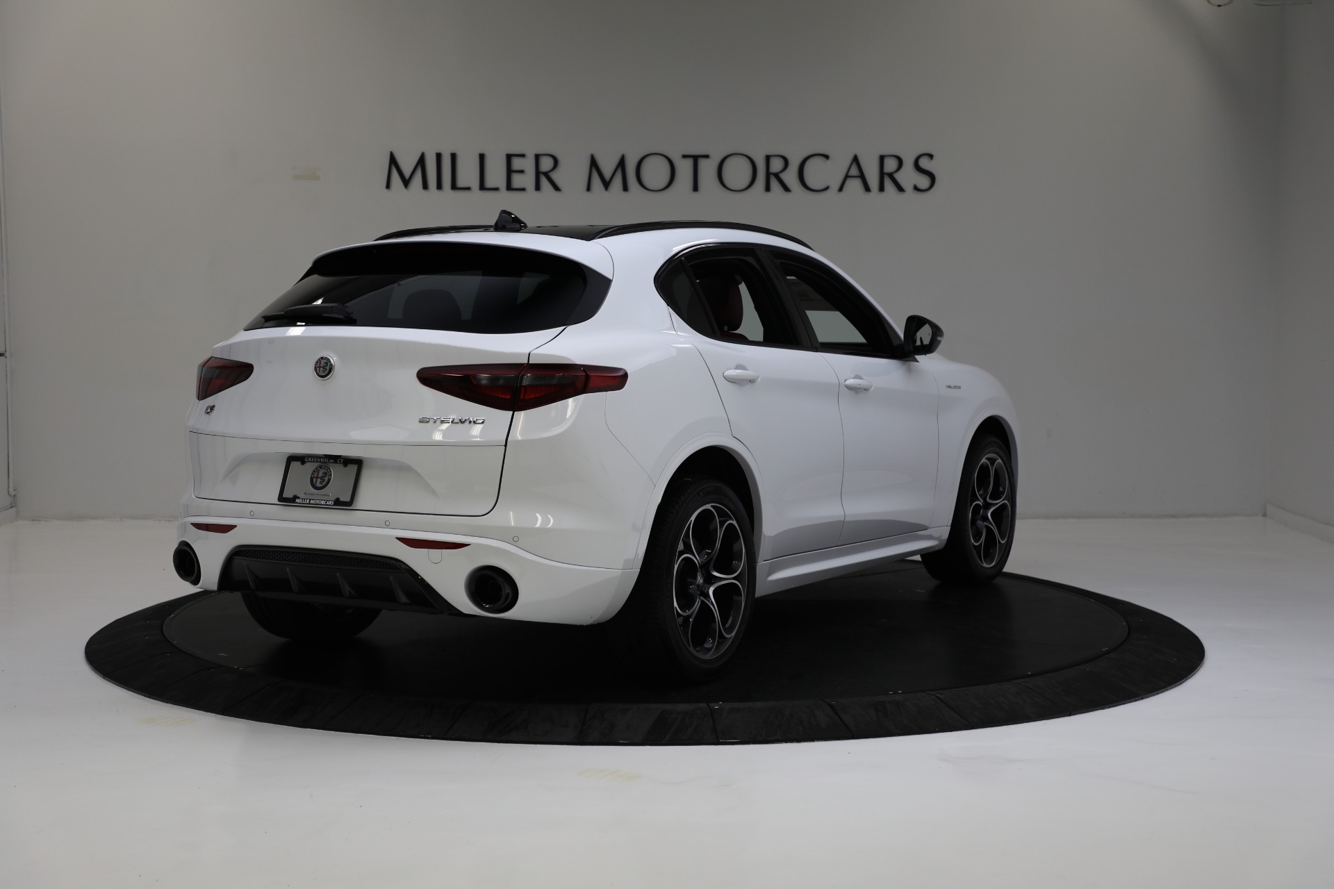 New 2023 Alfa Romeo Stelvio Veloce | St. Petersburg, FL