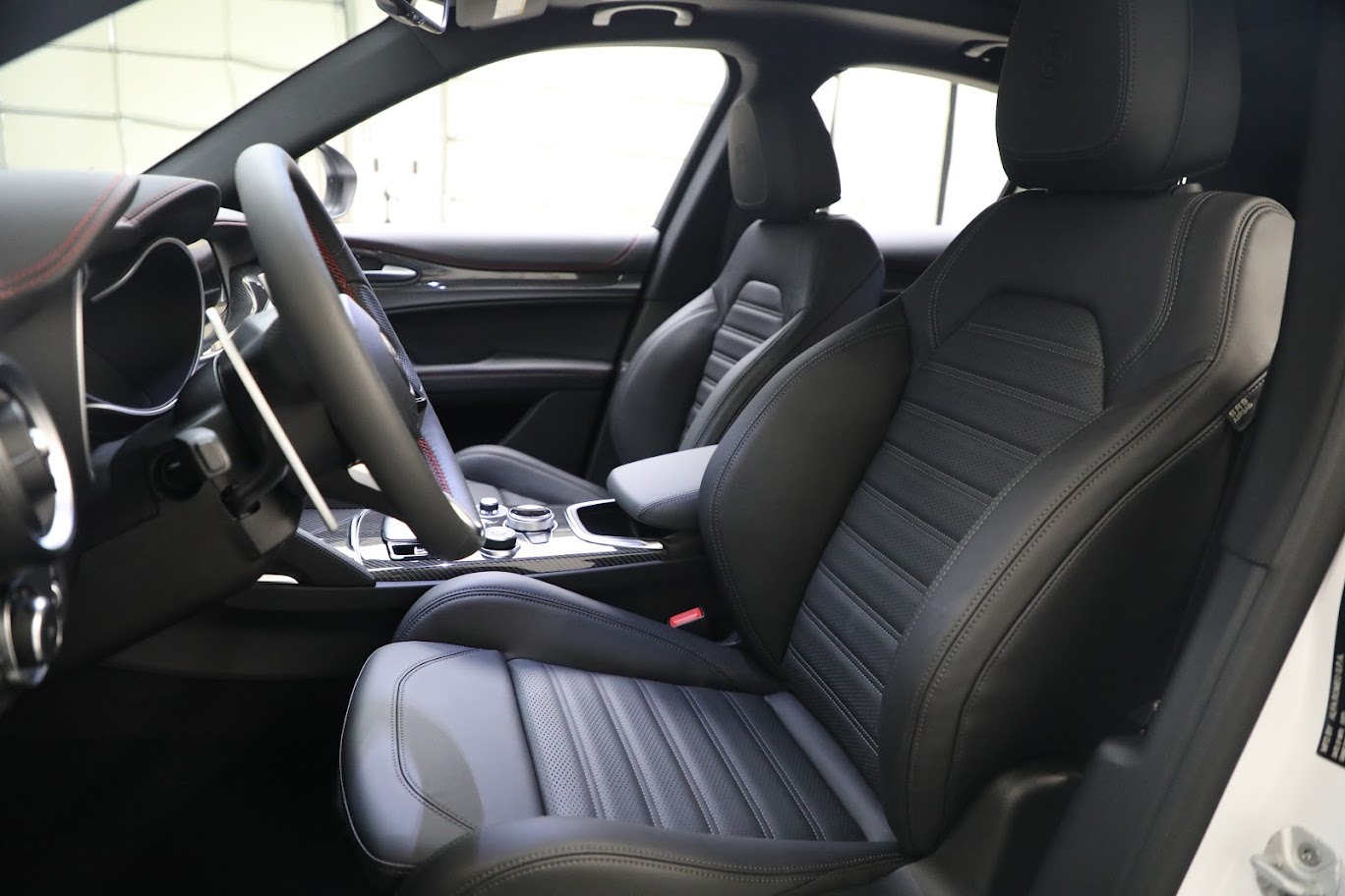 New 2023 Alfa Romeo Stelvio Estrema | St. Petersburg, FL