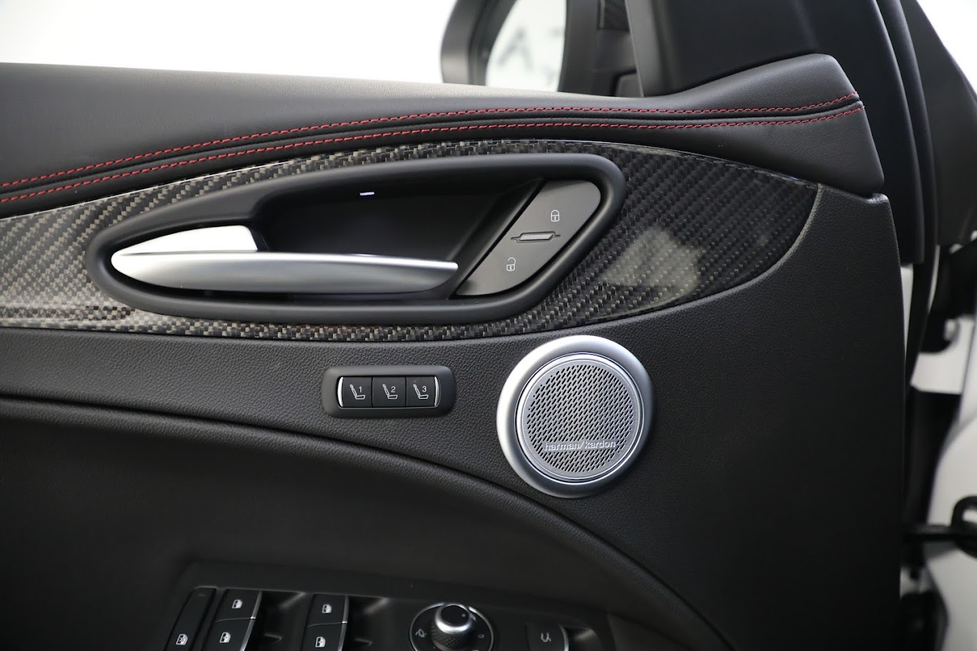 New 2023 Alfa Romeo Stelvio Estrema | St. Petersburg, FL