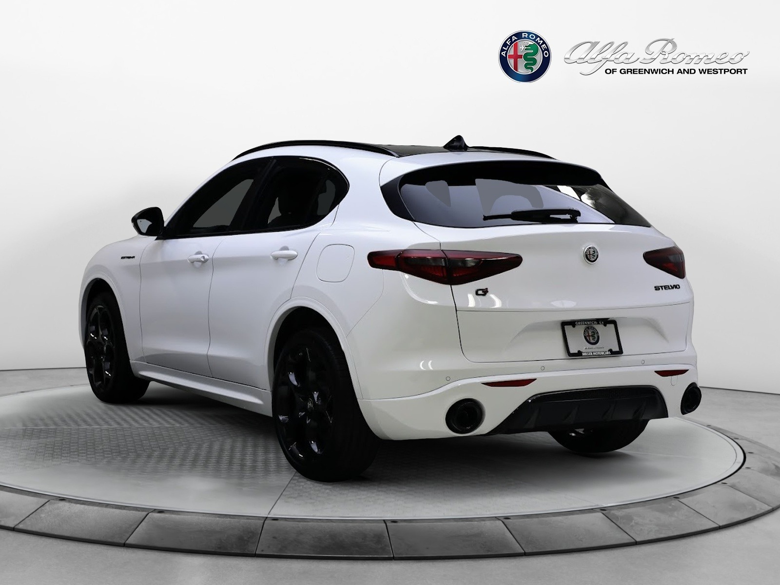 New 2023 Alfa Romeo Stelvio Estrema | St. Petersburg, FL