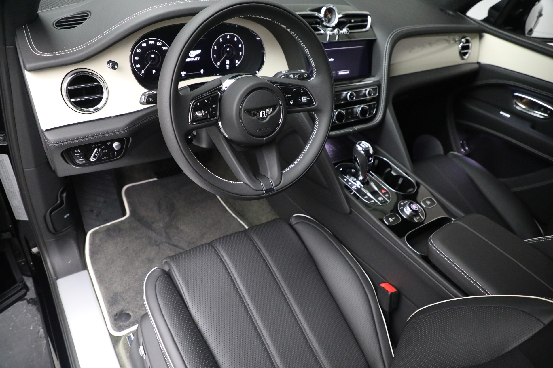 New 2023 Bentley Bentayga V8 | St. Petersburg, FL
