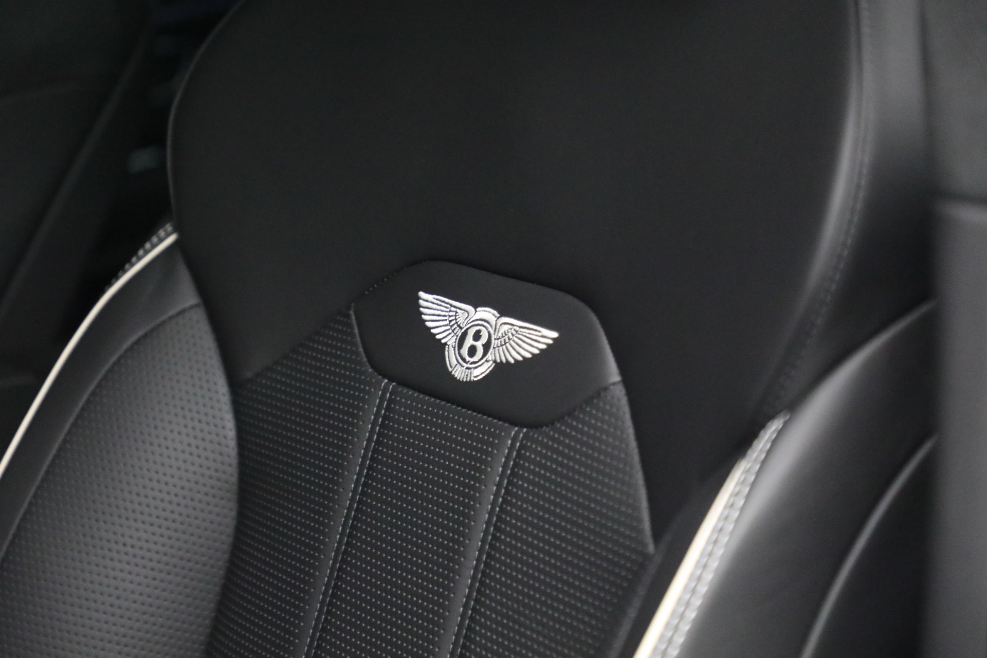 New 2023 Bentley Bentayga V8 | St. Petersburg, FL