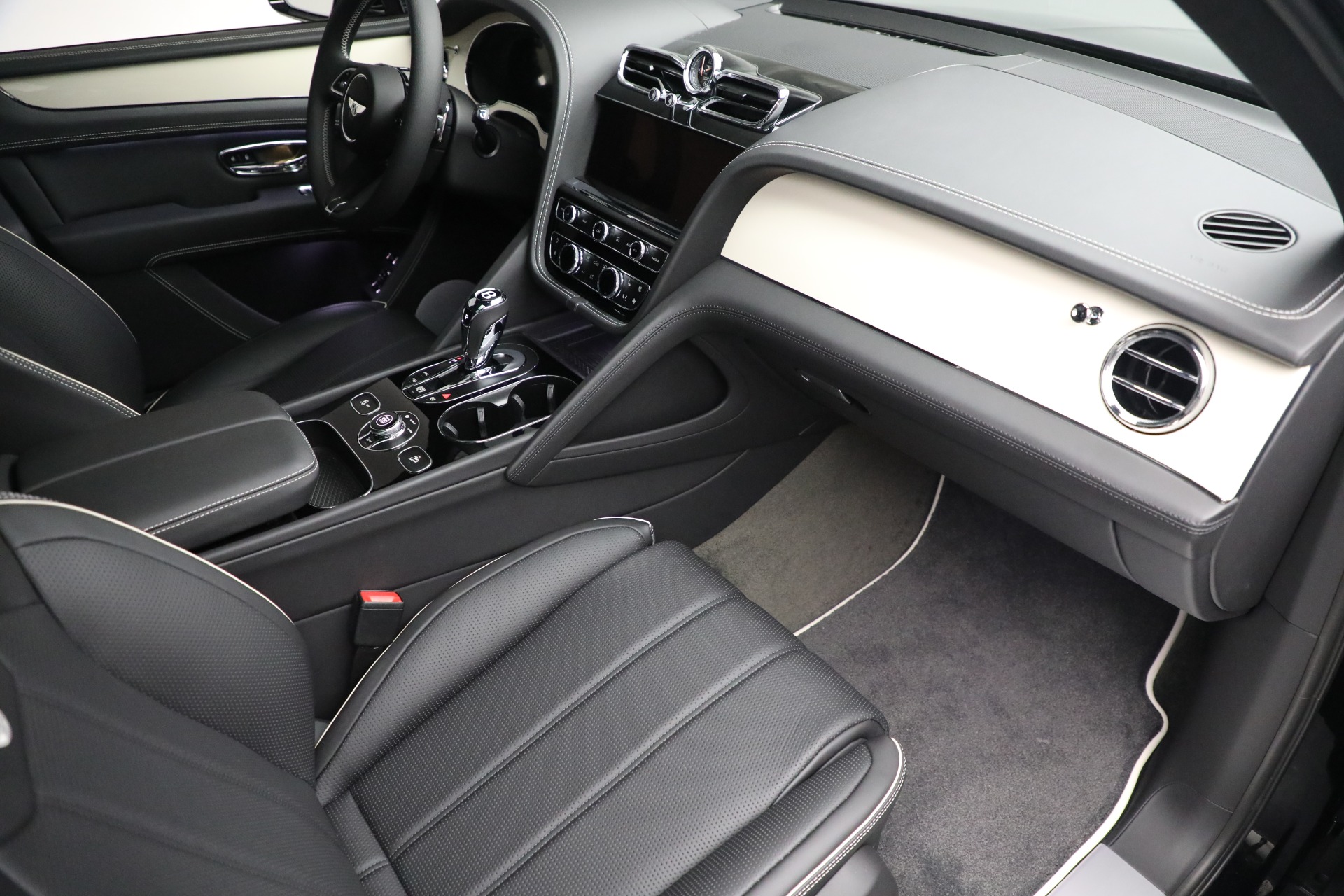 New 2023 Bentley Bentayga V8 | St. Petersburg, FL