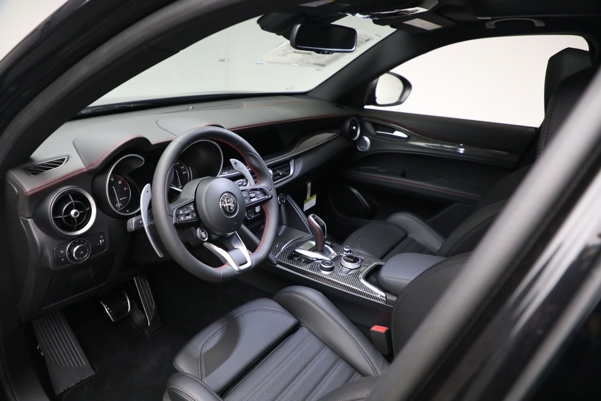New 2023 Alfa Romeo Stelvio Estrema | St. Petersburg, FL