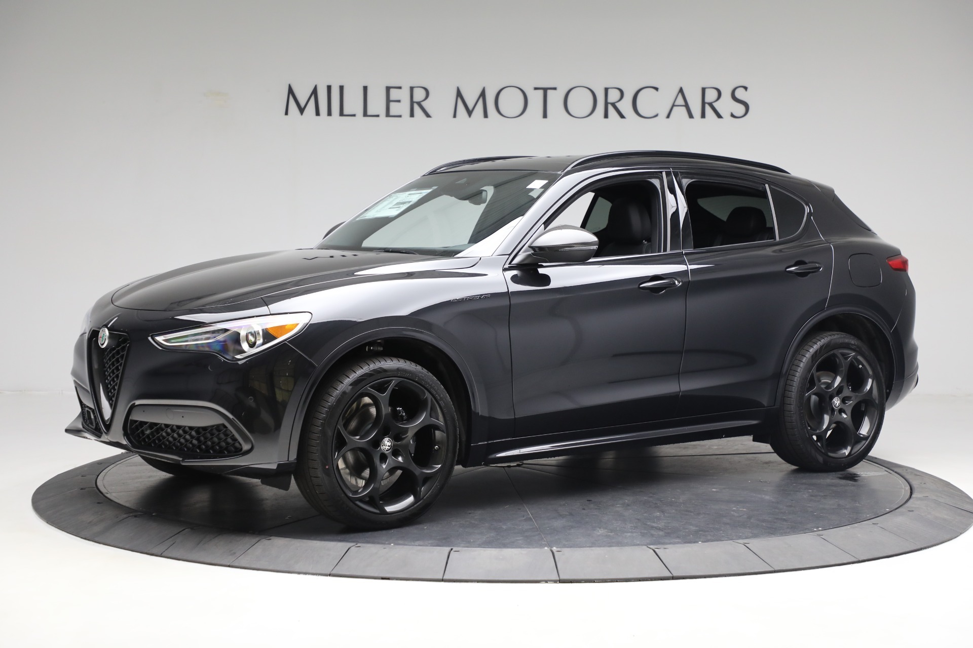 New 2023 Alfa Romeo Stelvio Estrema | St. Petersburg, FL