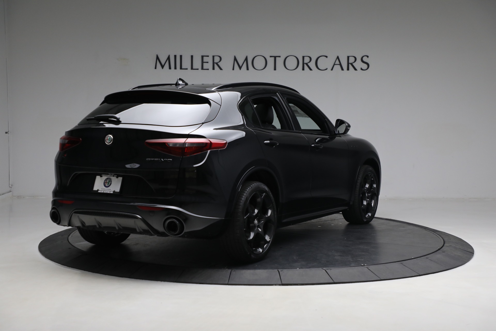 New 2023 Alfa Romeo Stelvio Estrema | St. Petersburg, FL