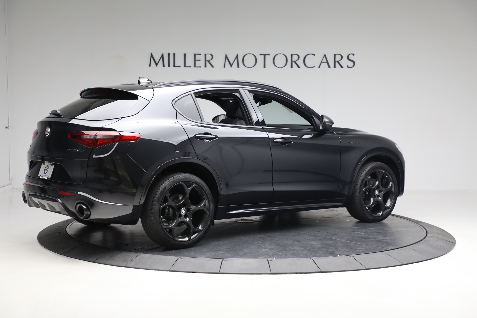New 2023 Alfa Romeo Stelvio Estrema | St. Petersburg, FL