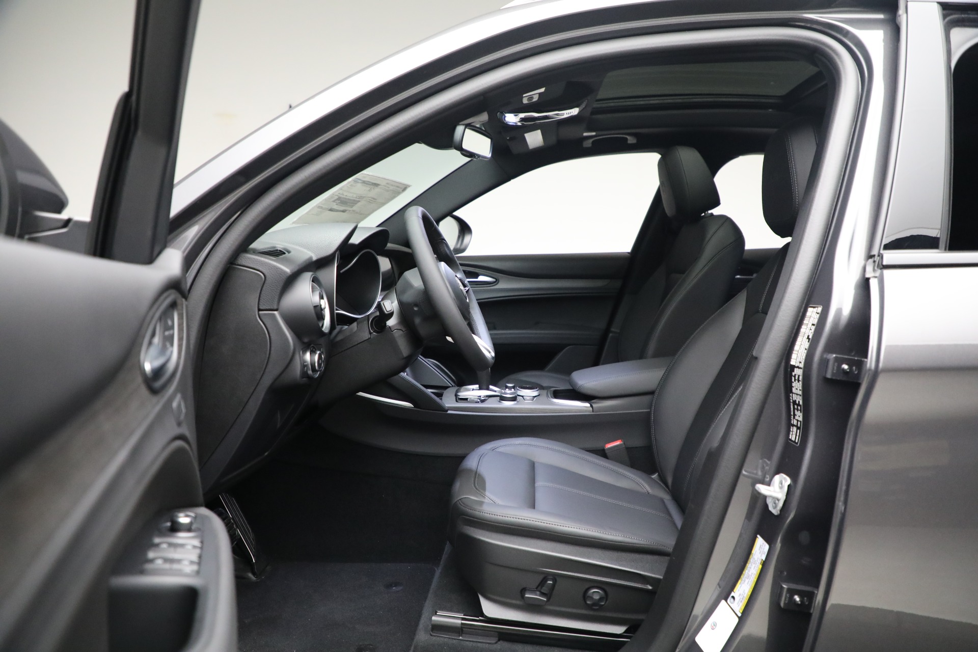 New 2023 Alfa Romeo Stelvio Ti | St. Petersburg, FL