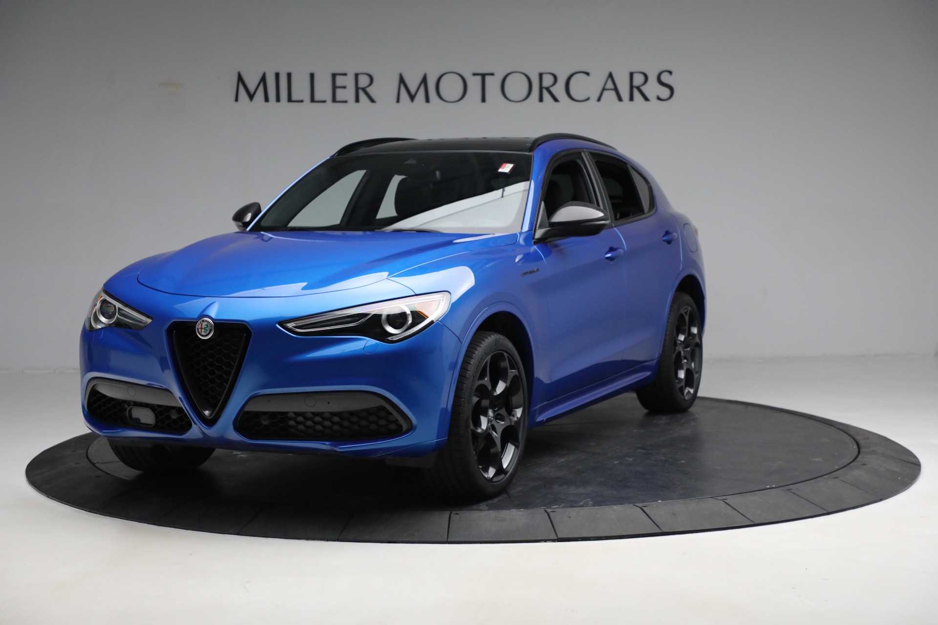 New 2023 Alfa Romeo Stelvio Estrema | St. Petersburg, FL