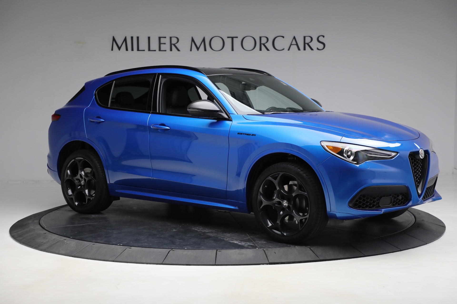 New 2023 Alfa Romeo Stelvio Estrema | St. Petersburg, FL