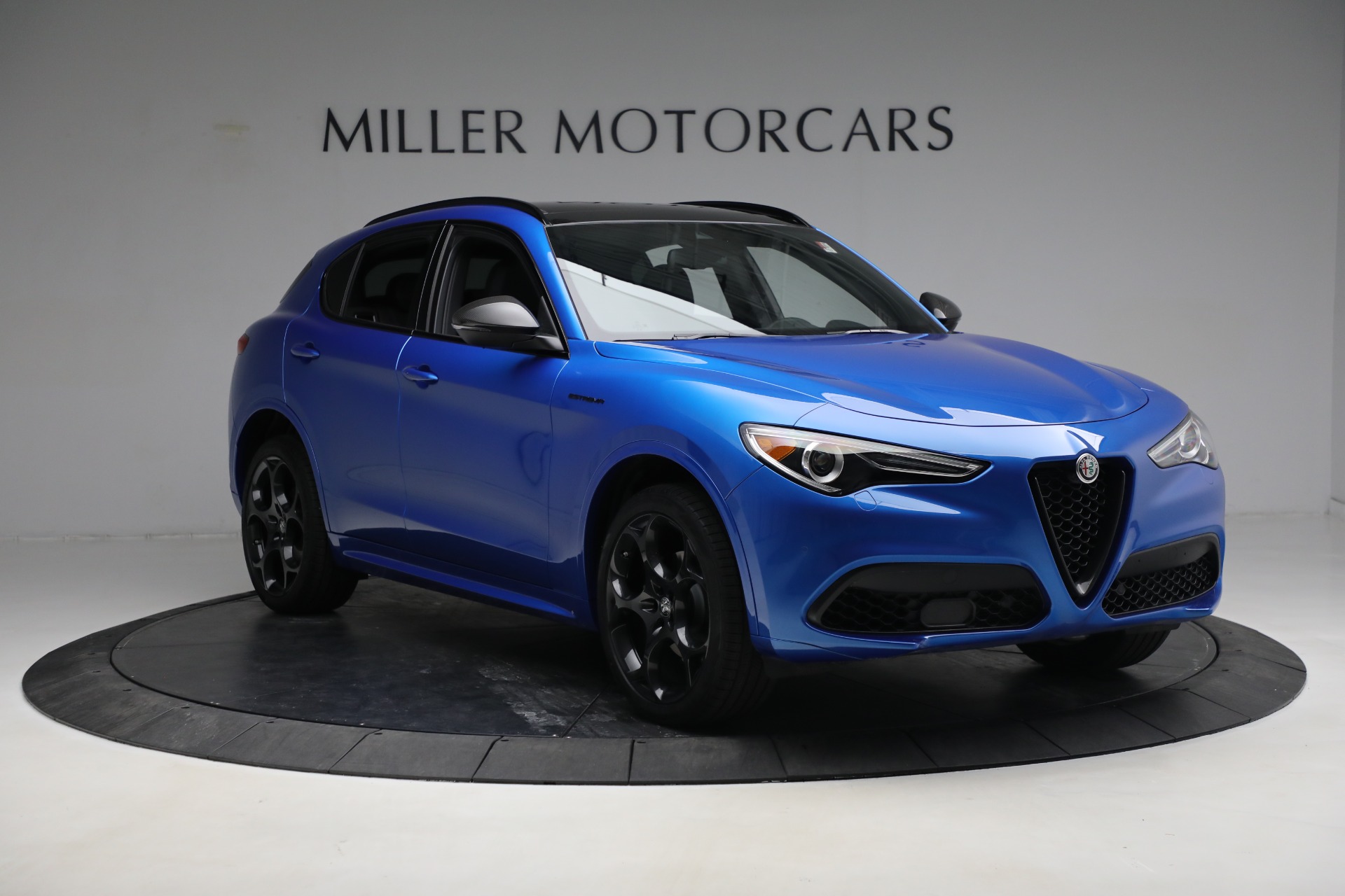 New 2023 Alfa Romeo Stelvio Estrema | St. Petersburg, FL