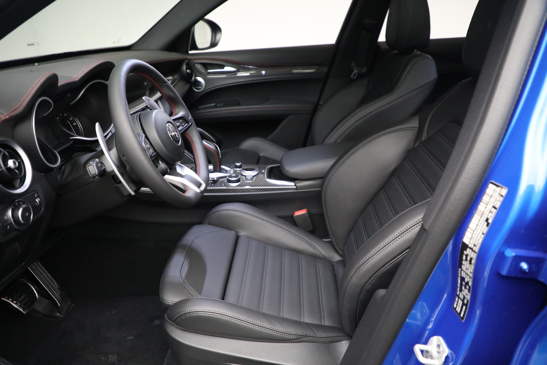 New 2023 Alfa Romeo Stelvio Estrema | St. Petersburg, FL