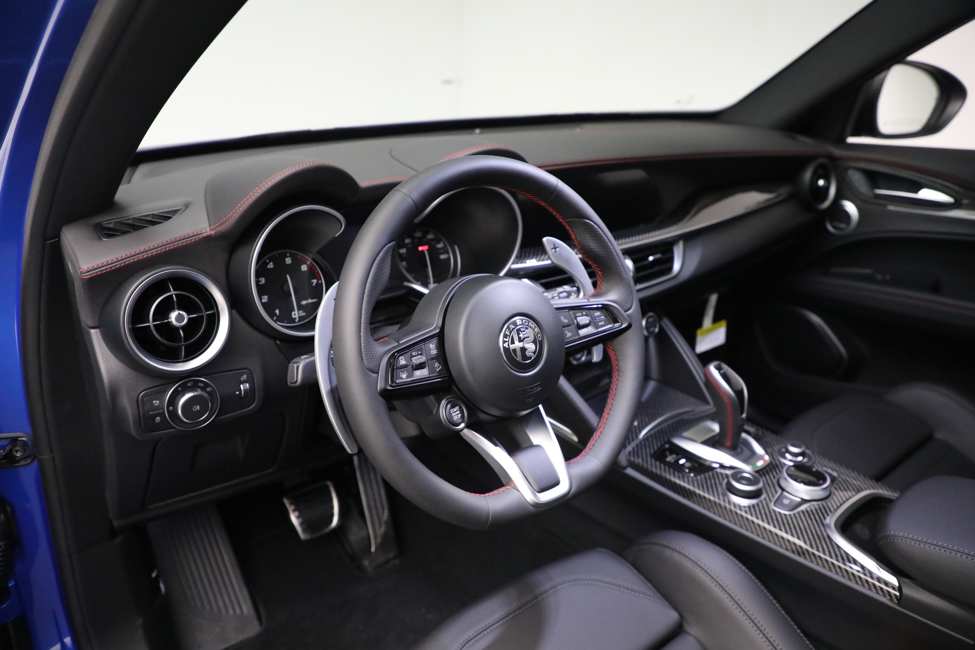 New 2023 Alfa Romeo Stelvio Estrema | St. Petersburg, FL