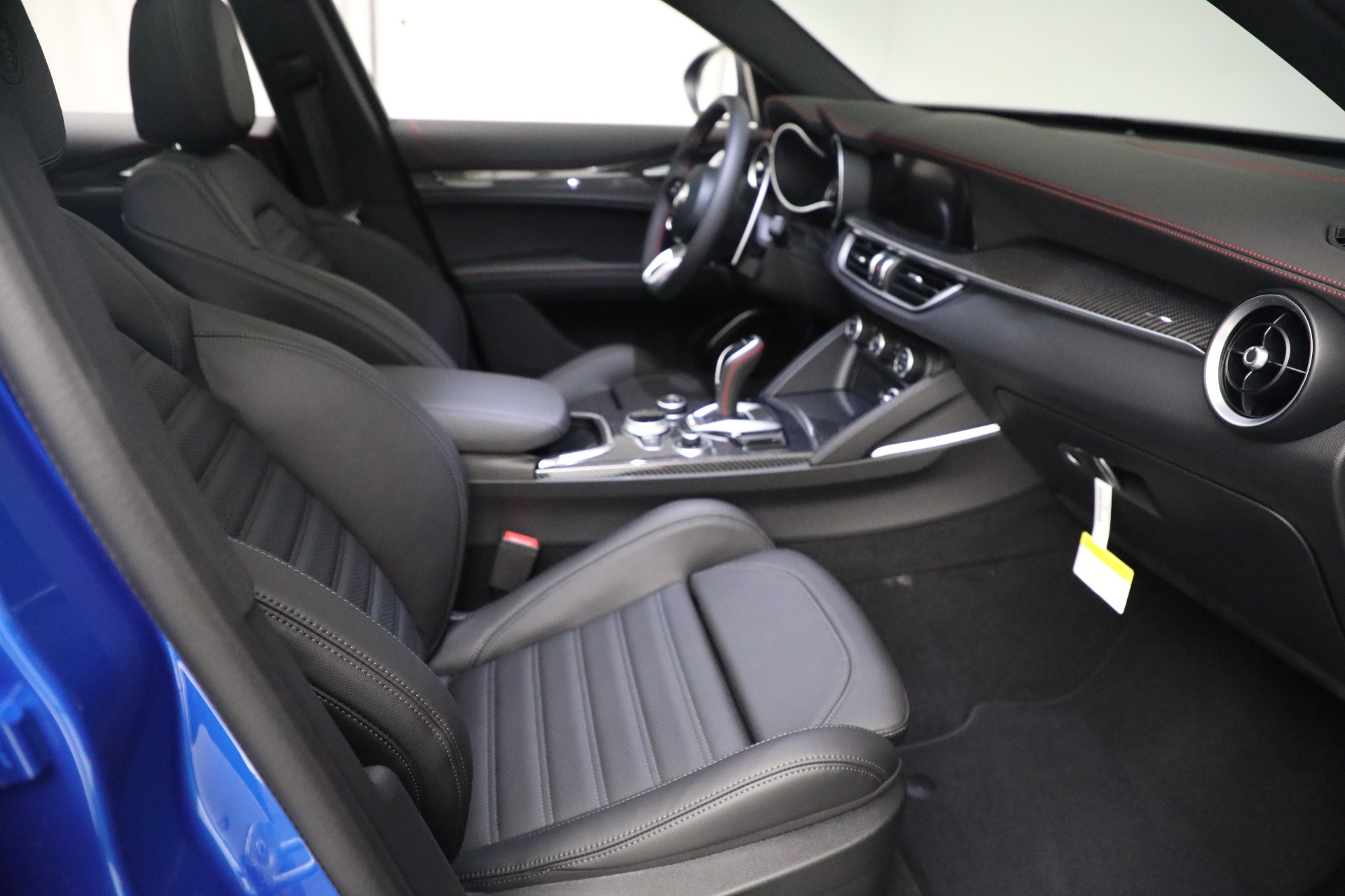 New 2023 Alfa Romeo Stelvio Estrema | St. Petersburg, FL