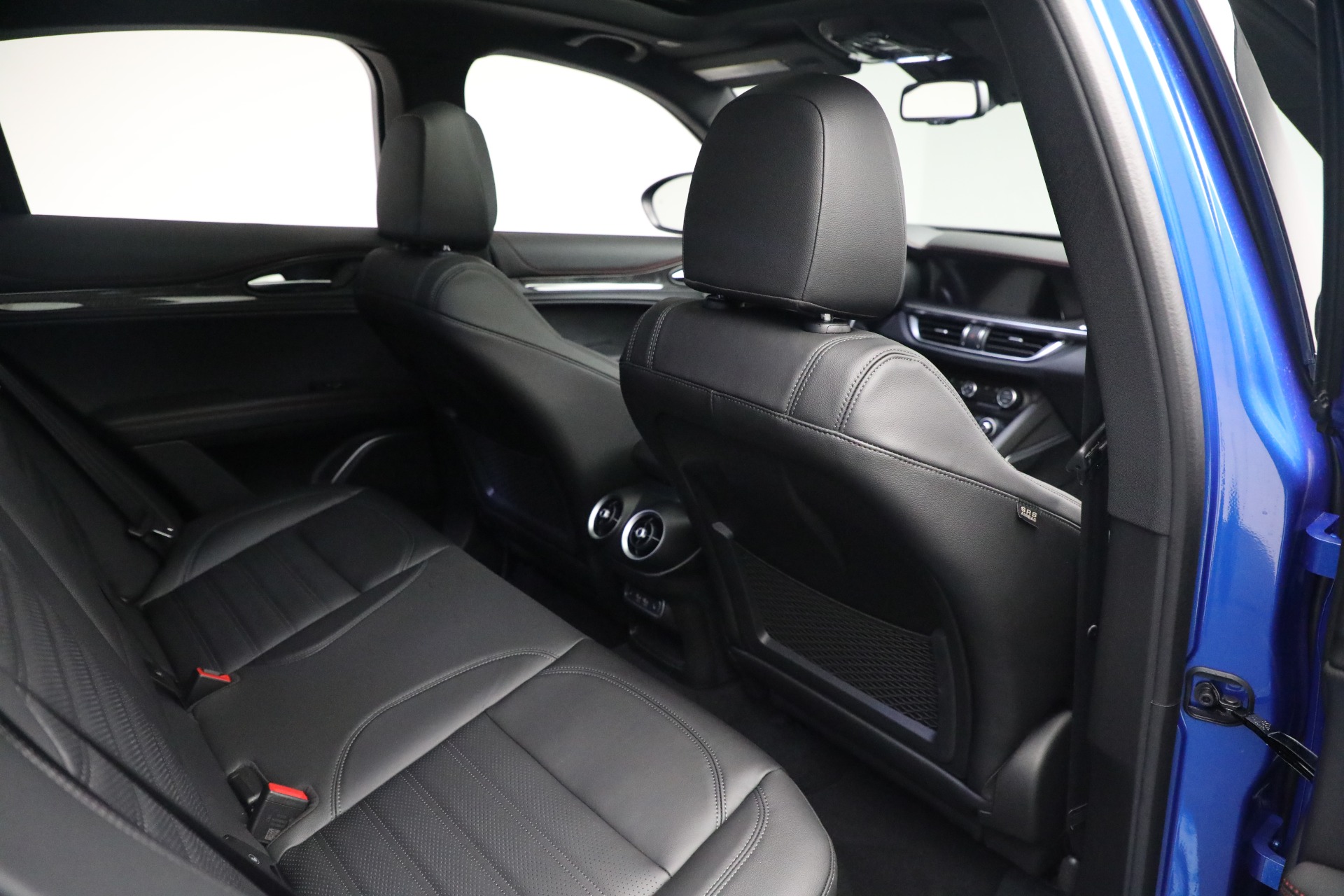 New 2023 Alfa Romeo Stelvio Estrema | St. Petersburg, FL