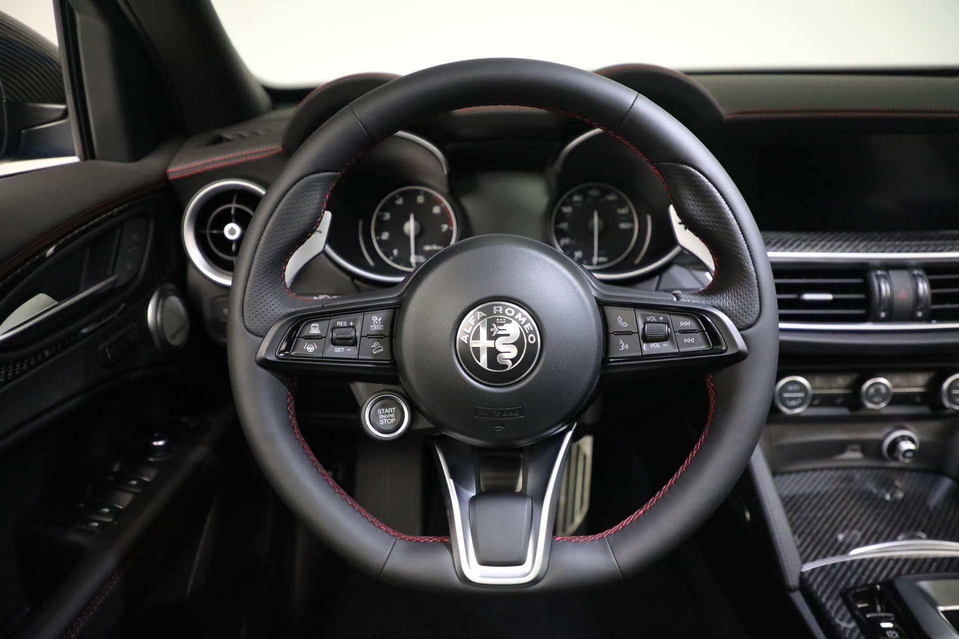 New 2023 Alfa Romeo Stelvio Estrema | St. Petersburg, FL