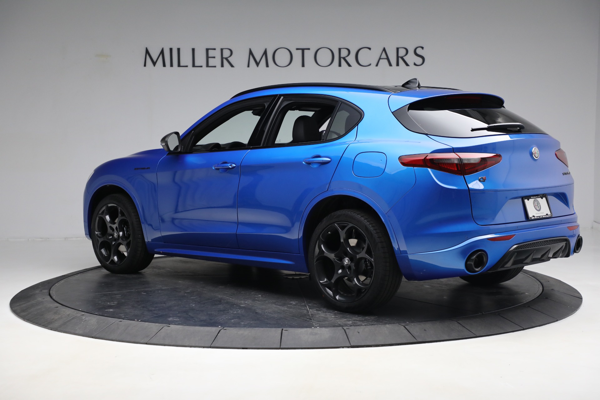 New 2023 Alfa Romeo Stelvio Estrema | St. Petersburg, FL