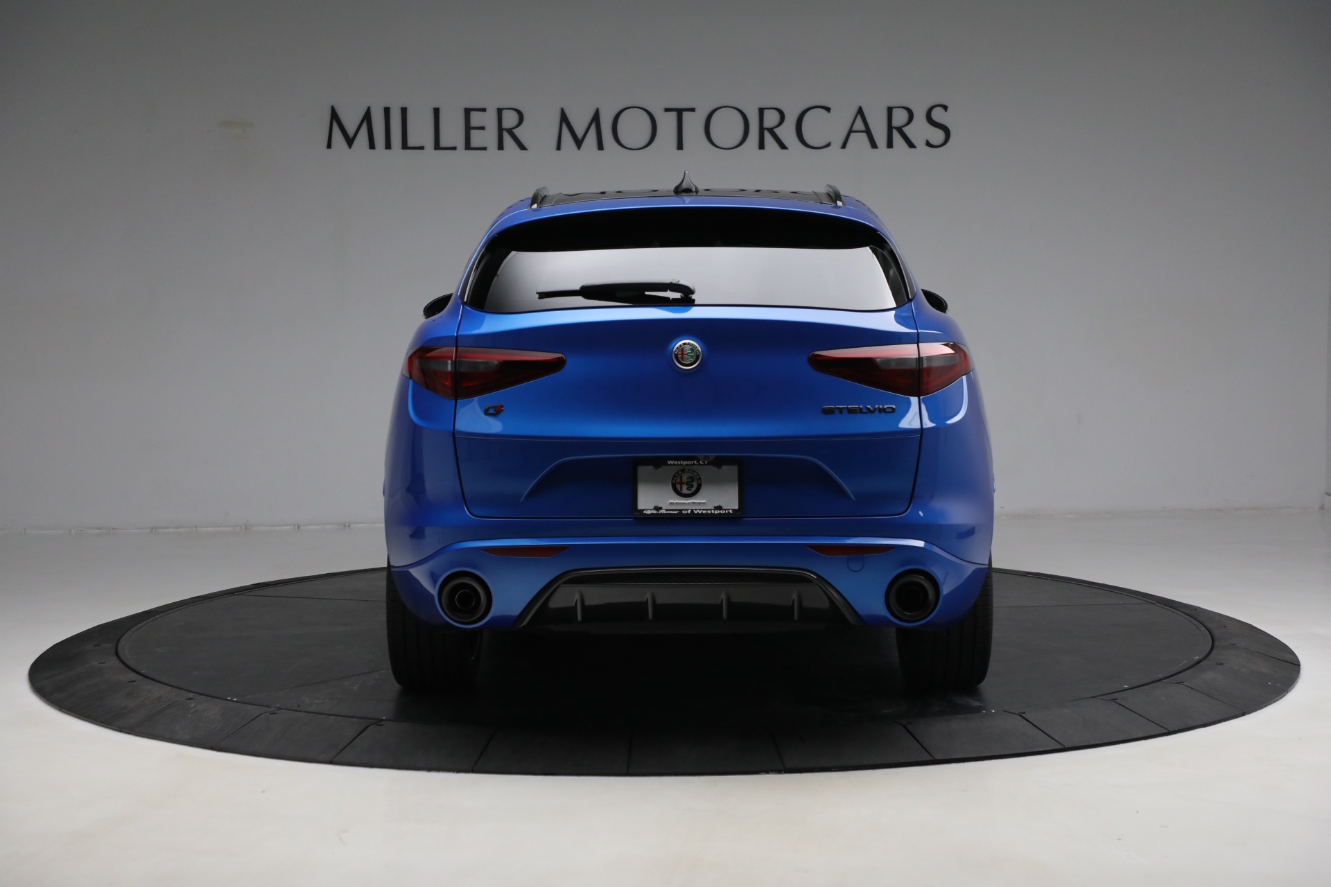 New 2023 Alfa Romeo Stelvio Estrema | St. Petersburg, FL