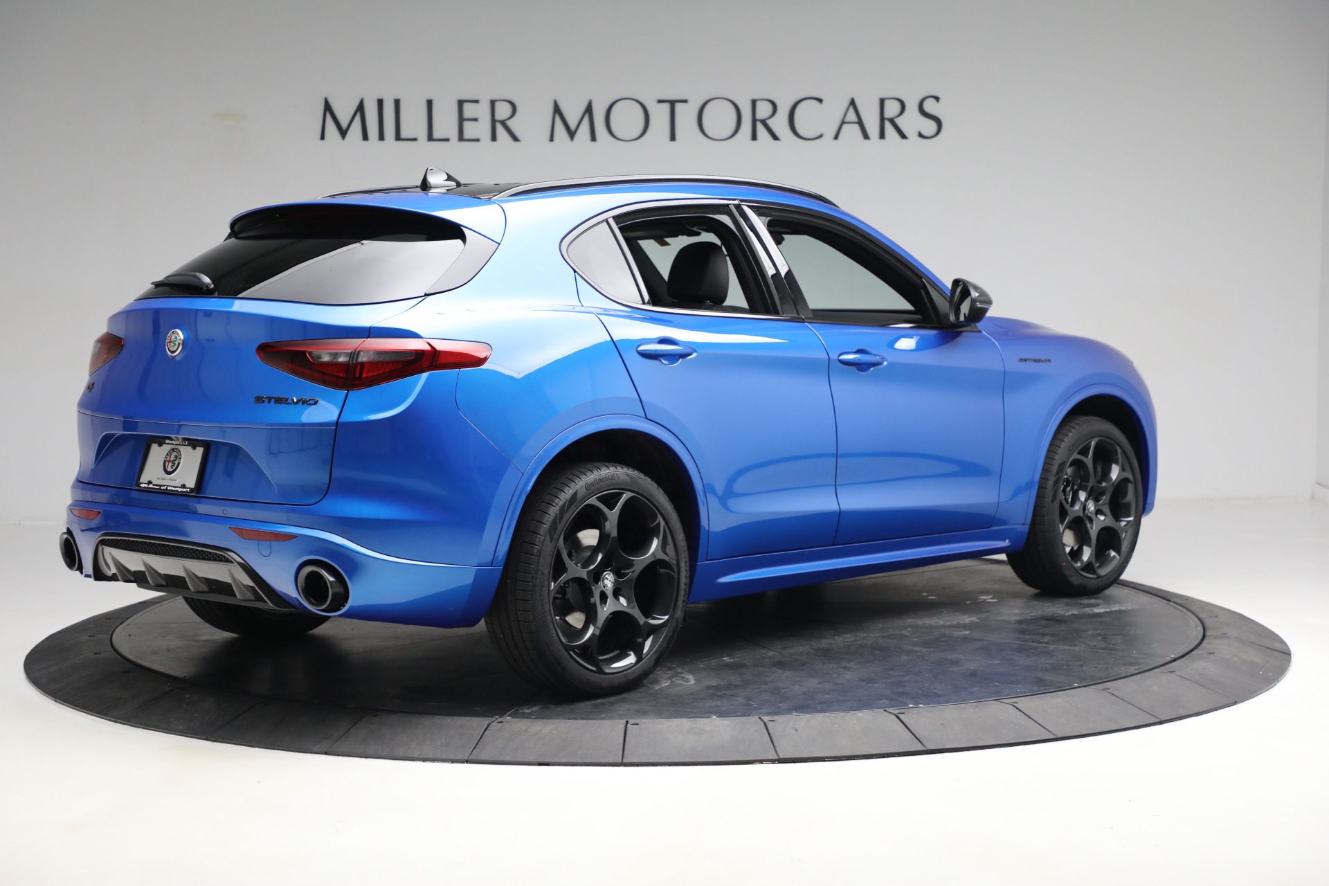 New 2023 Alfa Romeo Stelvio Estrema | St. Petersburg, FL