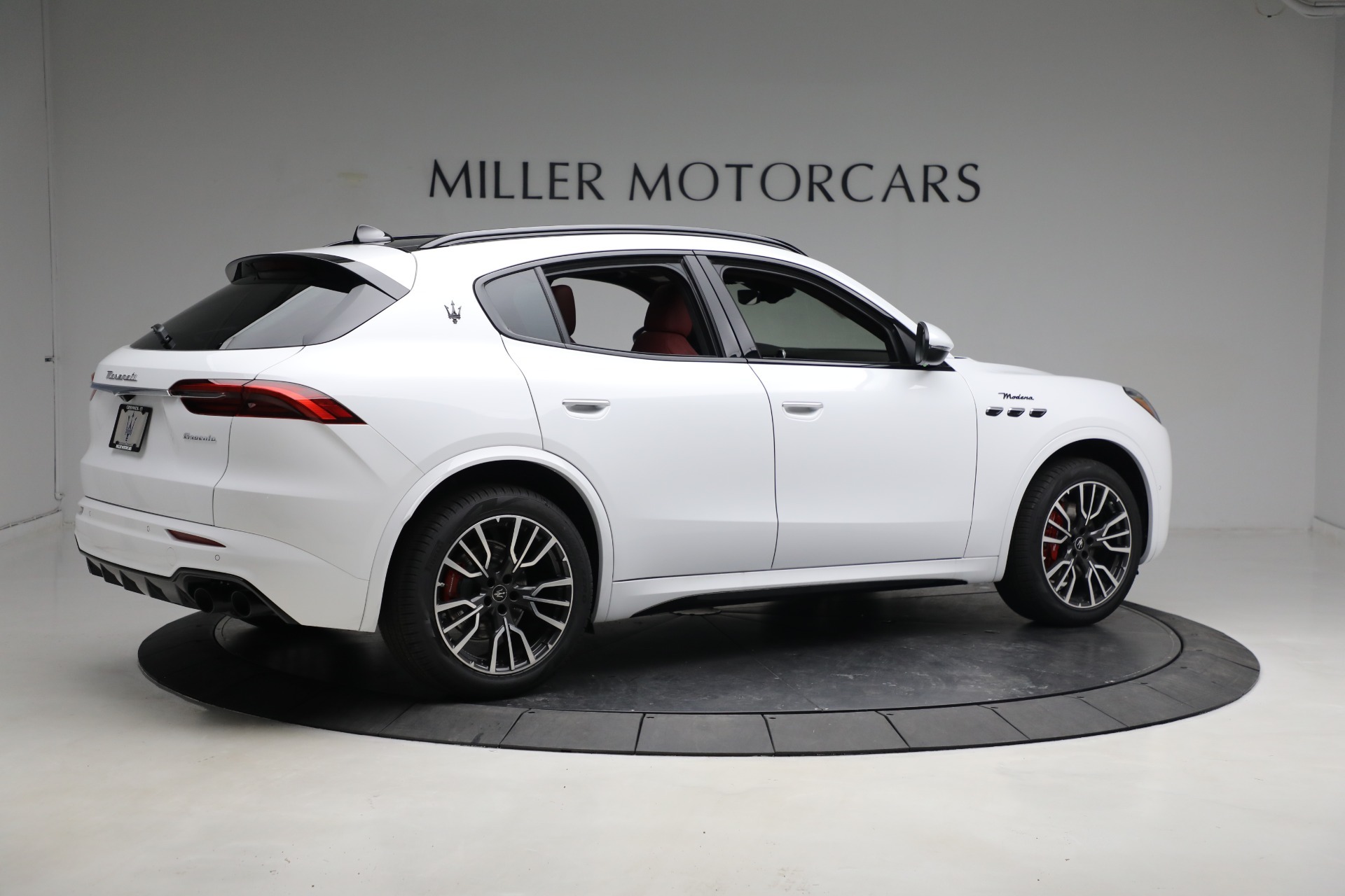 New 2023 Maserati Grecale Modena | St. Petersburg, FL