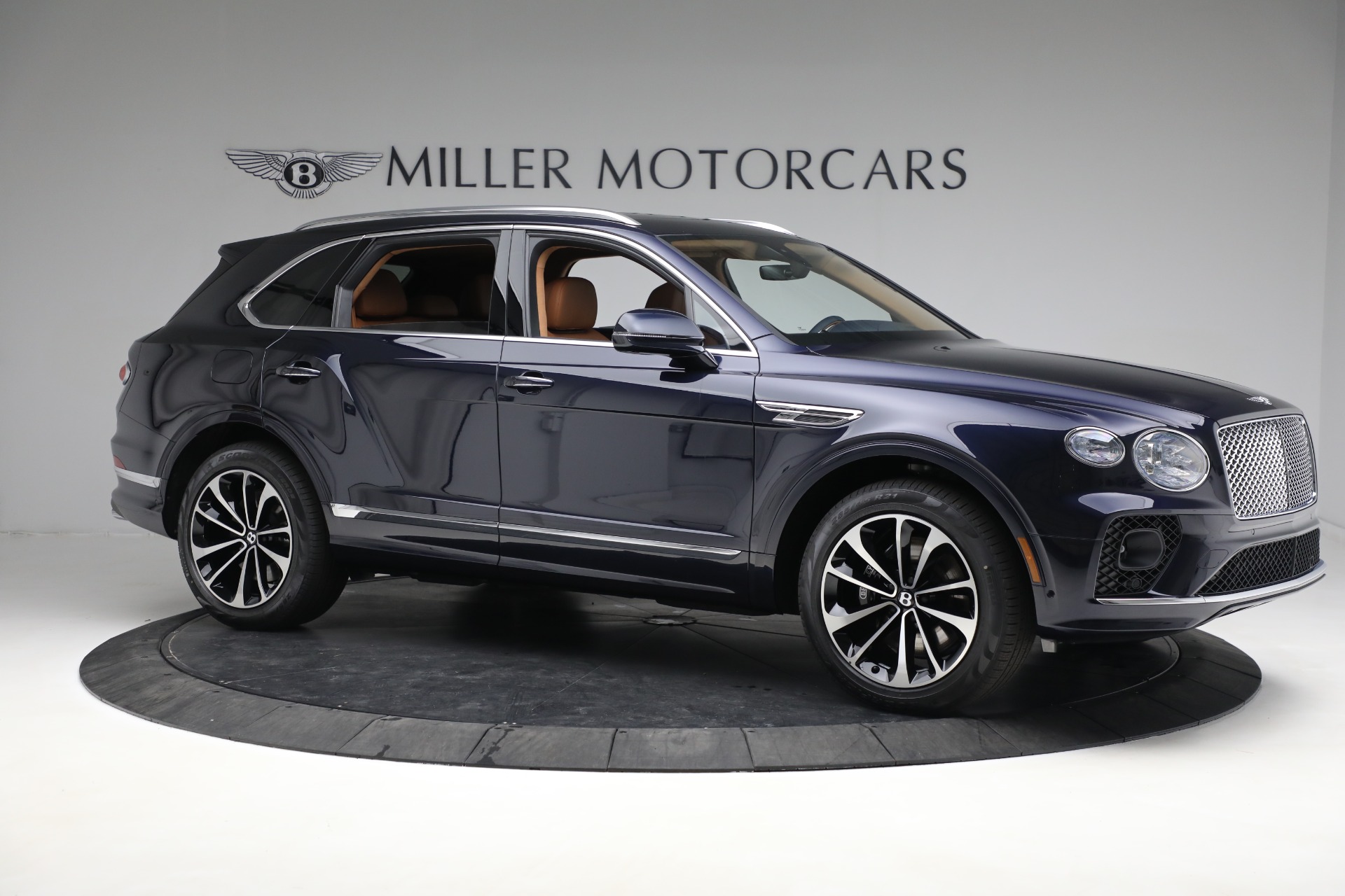 New 2023 Bentley Bentayga V8 | St. Petersburg, FL