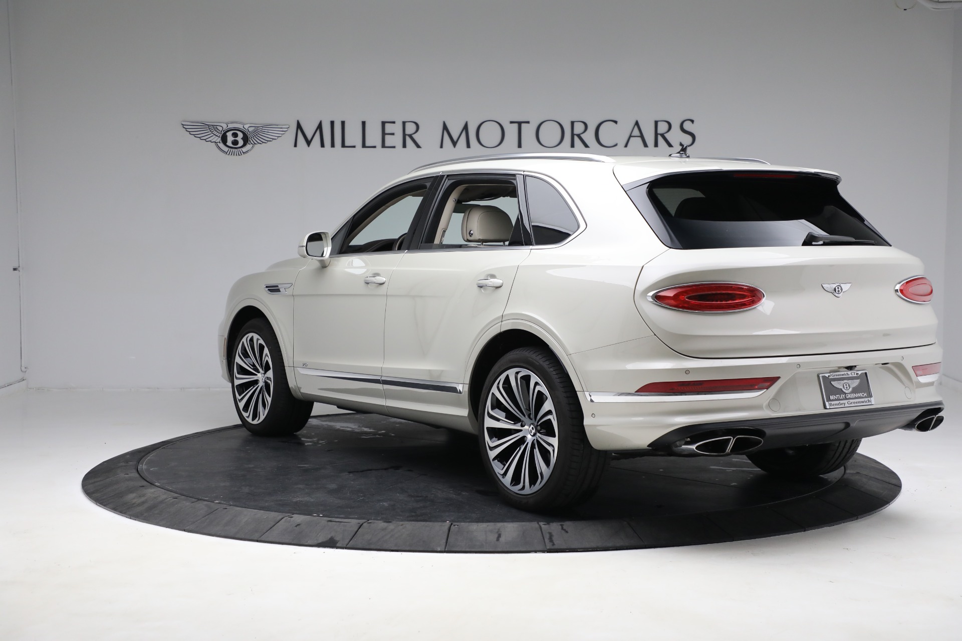 Used 2022 Bentley Bentayga V8 | St. Petersburg, FL