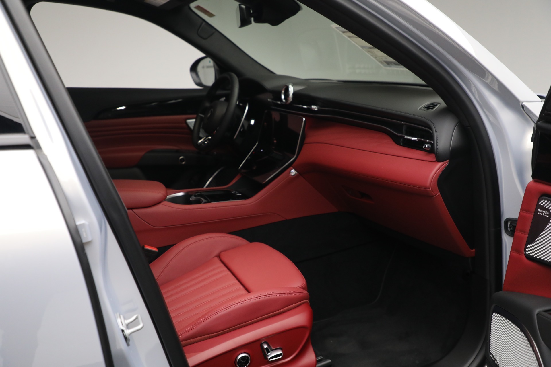 New 2023 Maserati Grecale Modena | St. Petersburg, FL