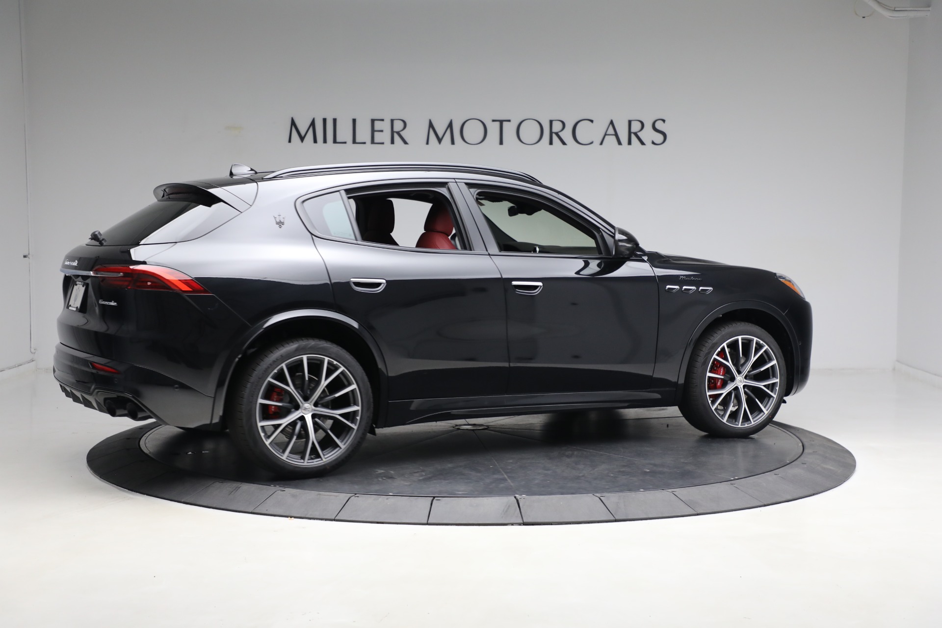 New 2023 Maserati Grecale Modena | St. Petersburg, FL