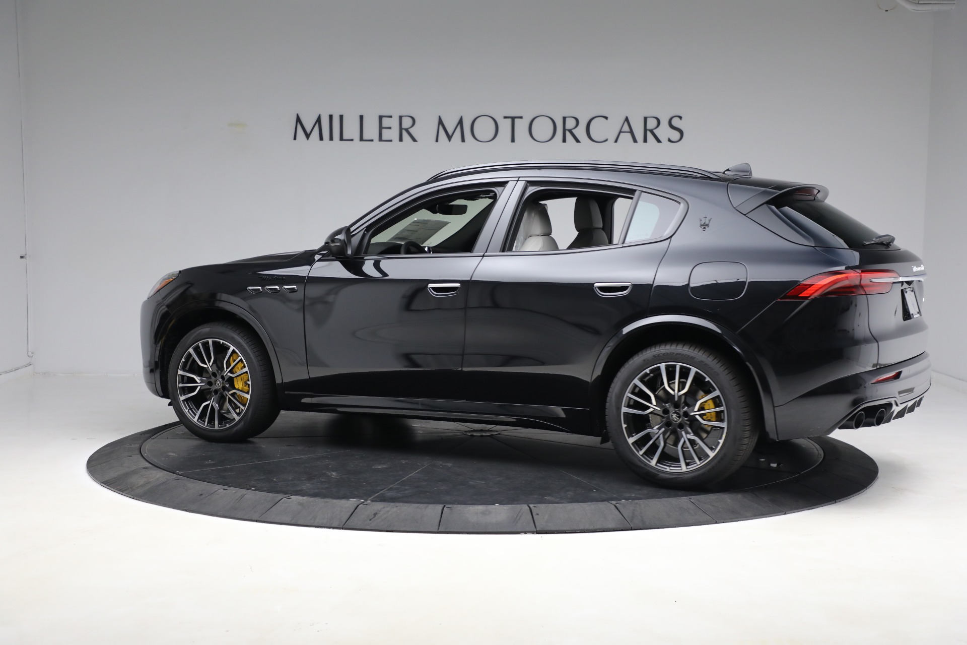 New 2023 Maserati Grecale Modena | St. Petersburg, FL