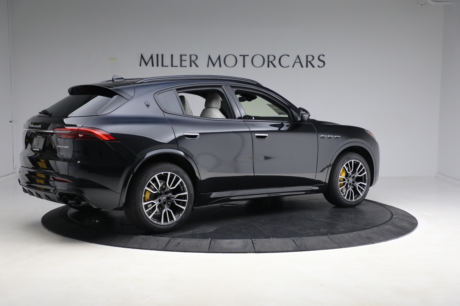 New 2023 Maserati Grecale Modena | St. Petersburg, FL